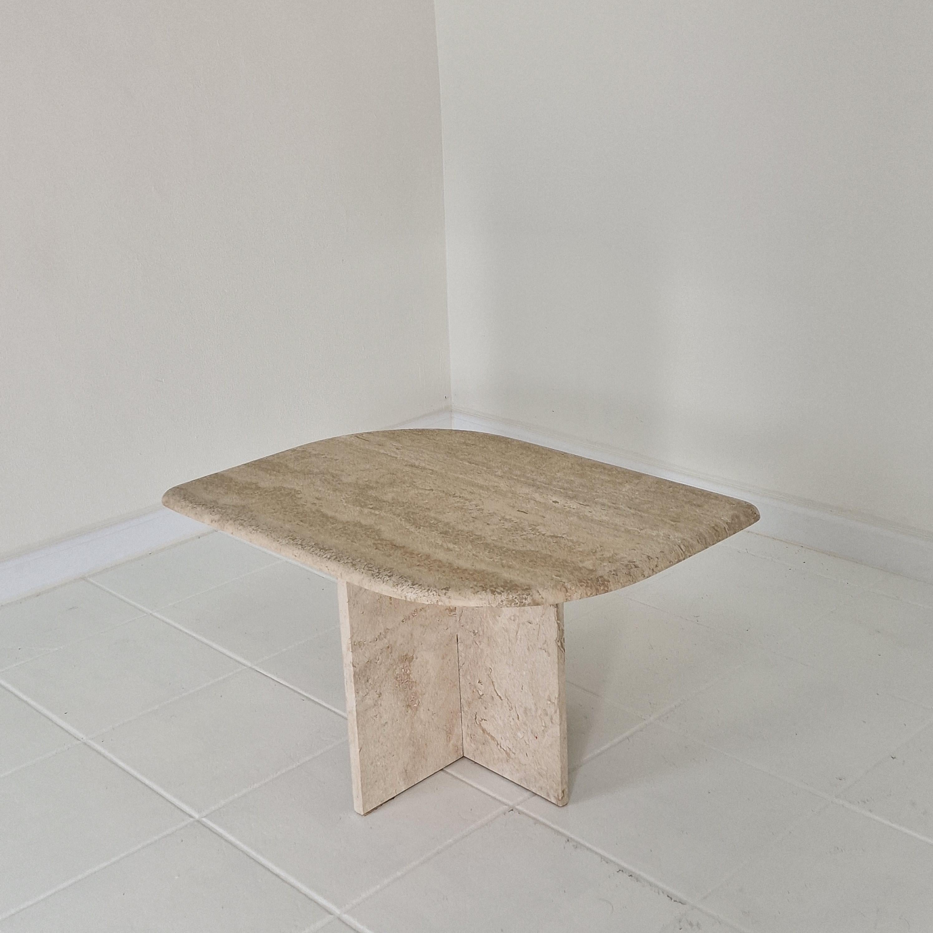 Italian Travertine Coffee or Side Table in Teardrop Shape, Italy 1980s For Sale
