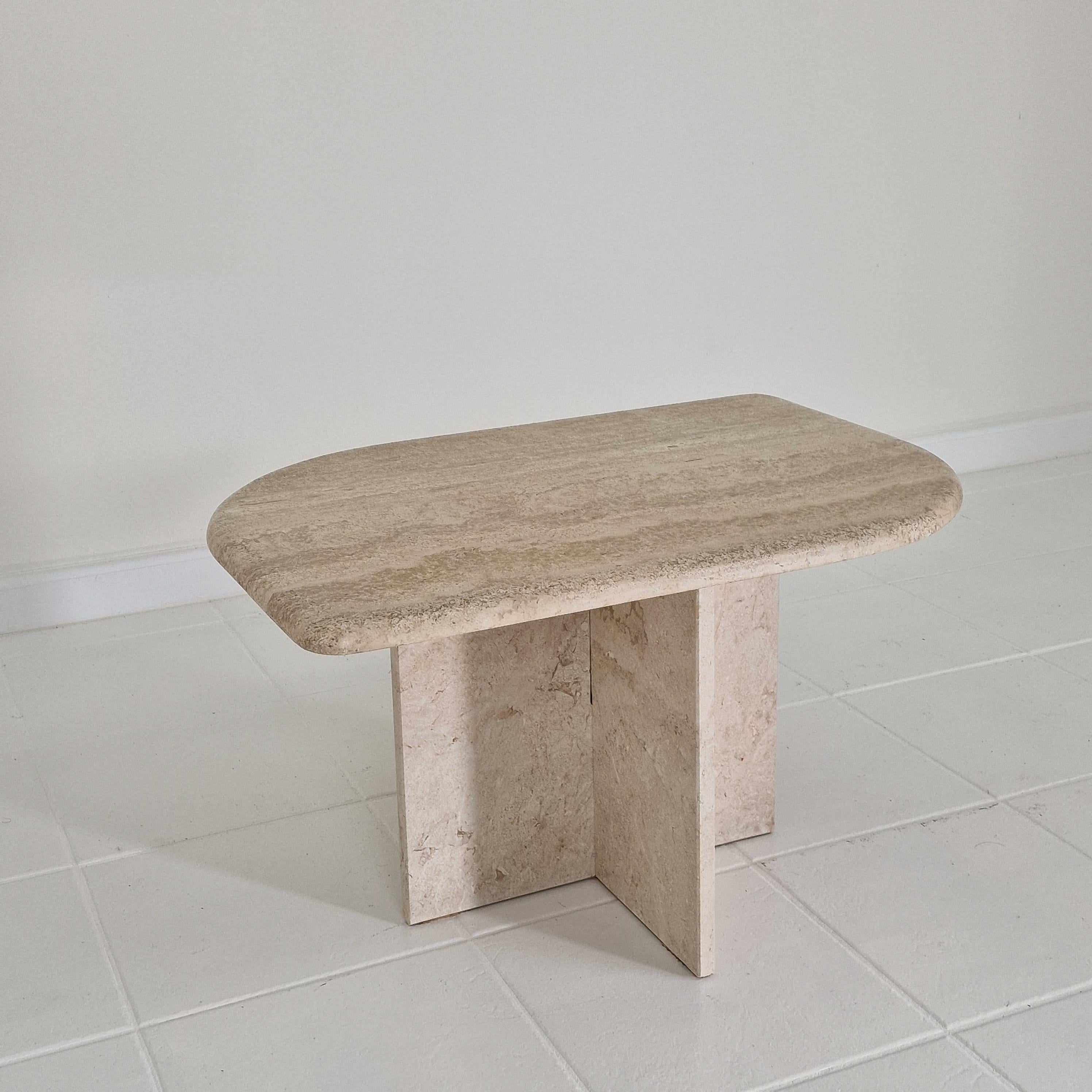 Hand-Crafted Travertine Coffee or Side Table in Teardrop Shape, Italy 1980s For Sale