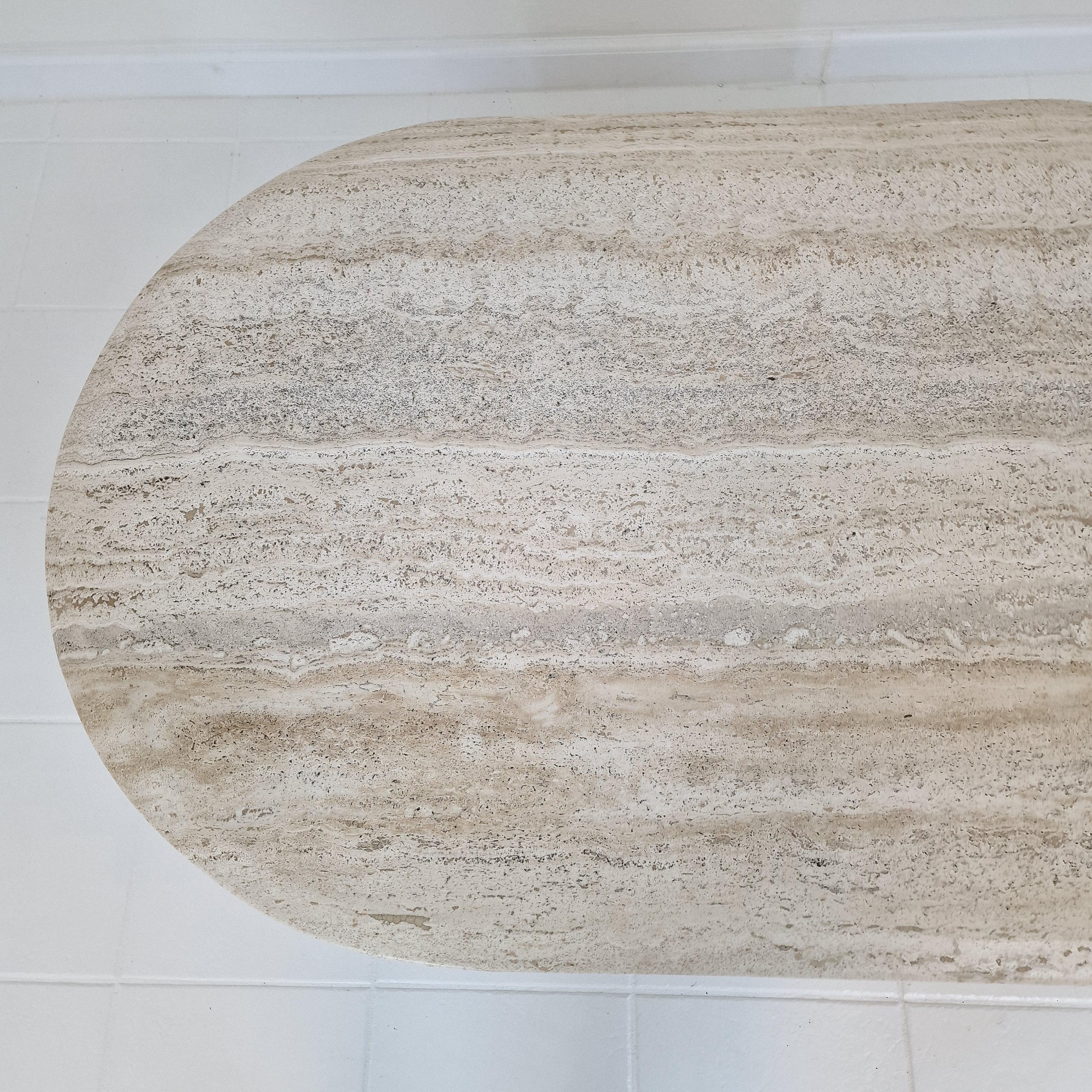 Table basse ou table d'appoint en travertin, Italie, années 1980 en vente 2