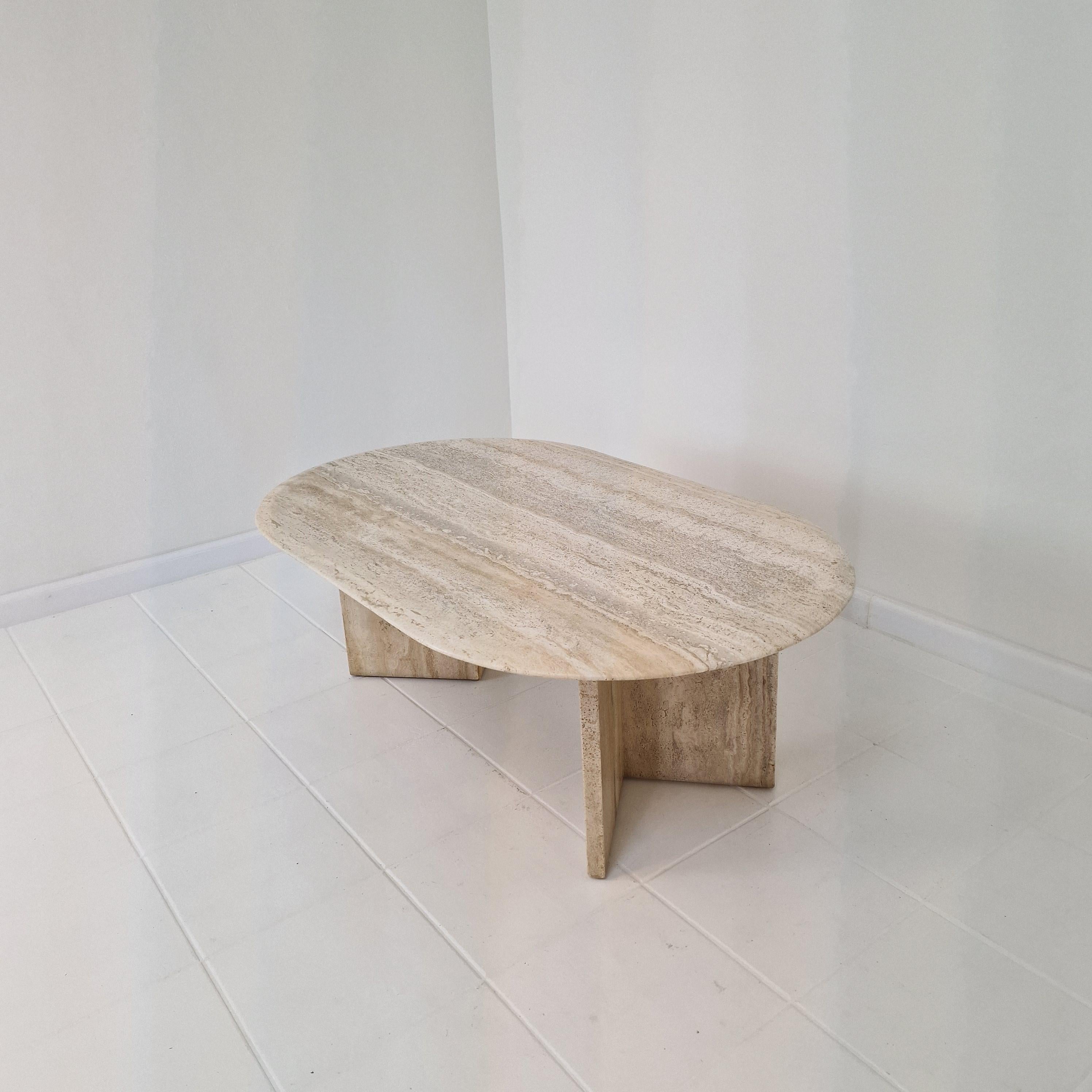 Table basse ou table d'appoint en travertin, Italie, années 1980 en vente 3
