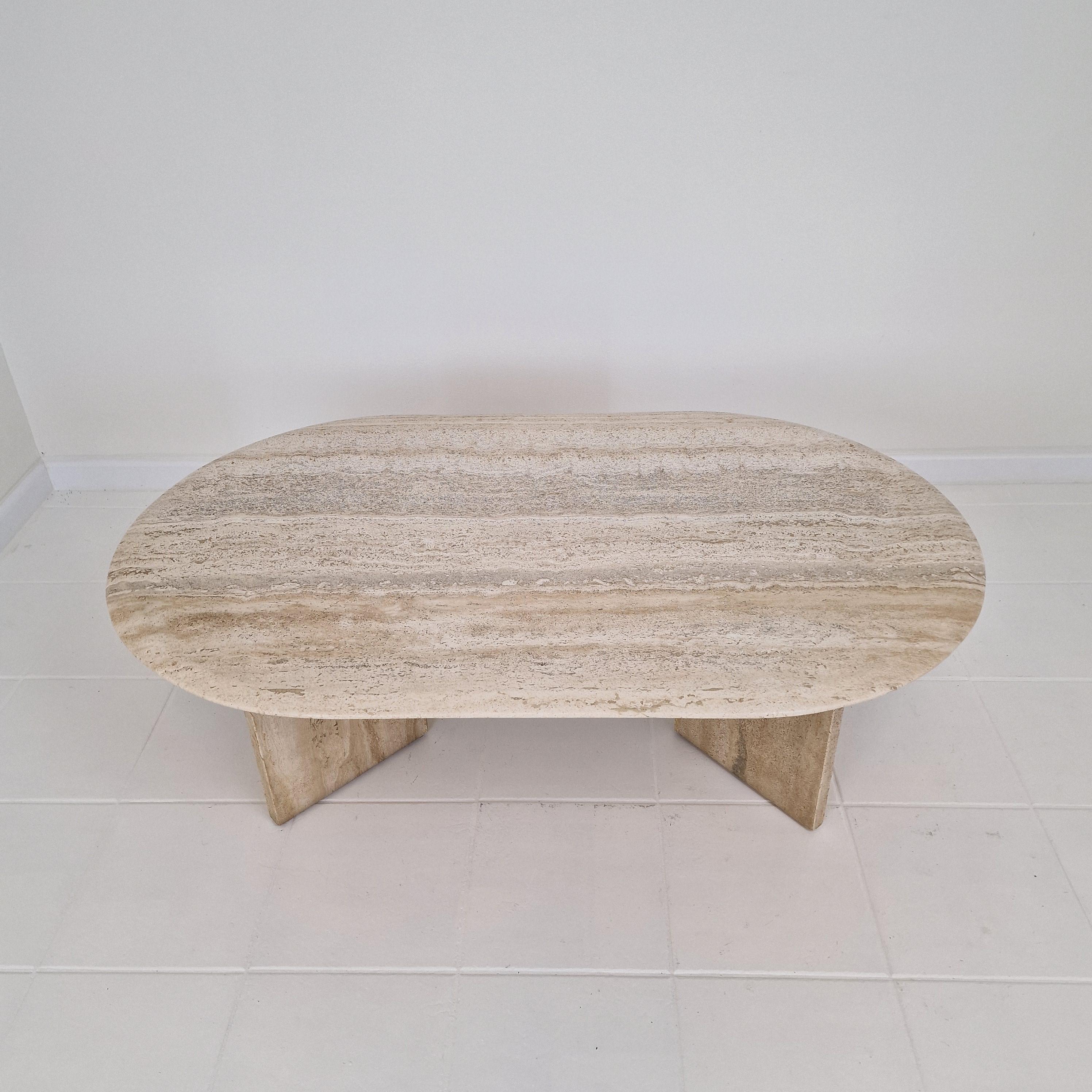 Fin du 20e siècle Table basse ou table d'appoint en travertin, Italie, années 1980 en vente