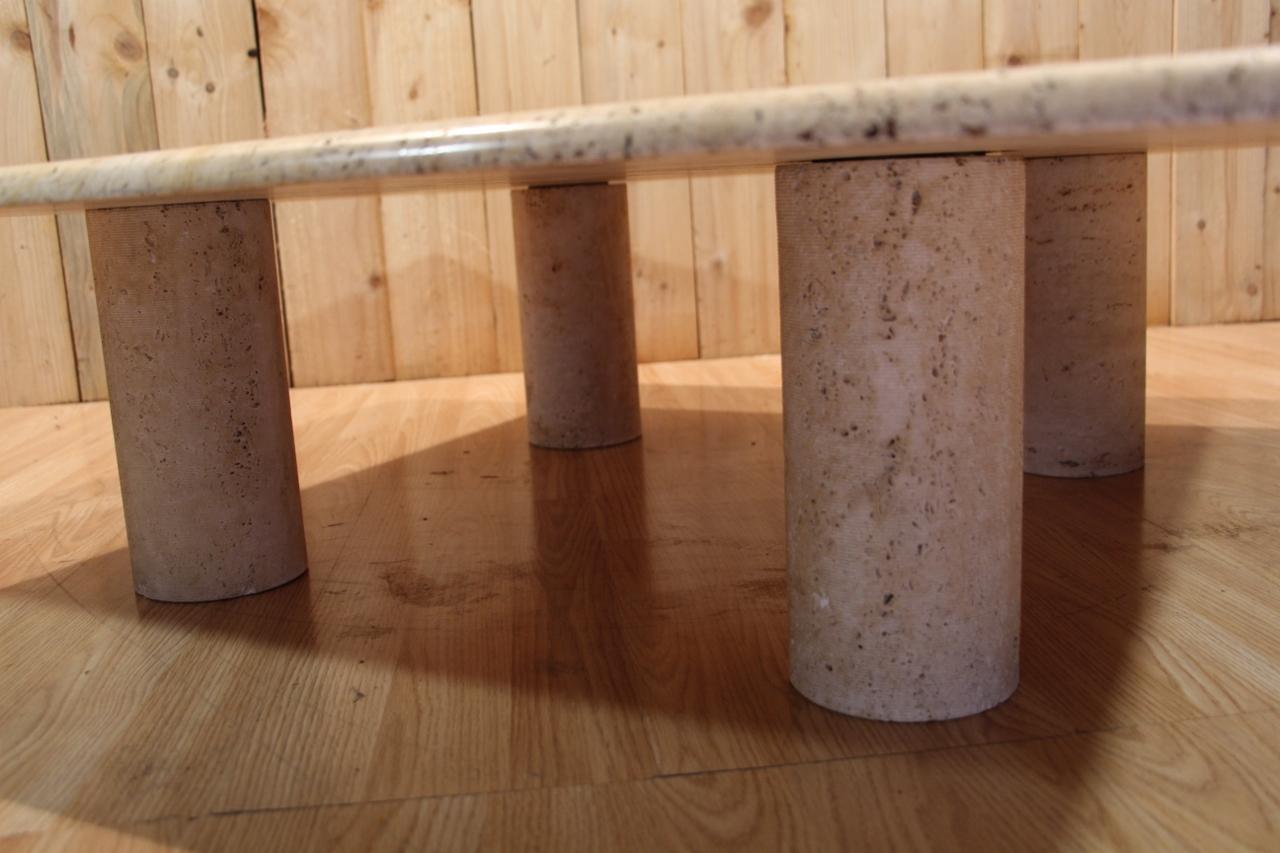 italien Table basse en travertin par Angelo Mangiarotti, Up&Up Edition en vente