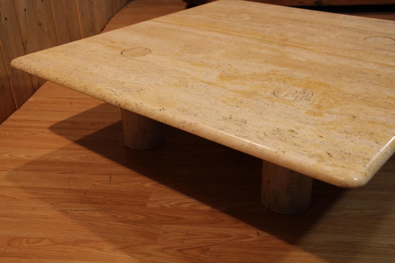 Table basse en travertin par Angelo Mangiarotti, Up&Up Edition en vente 1