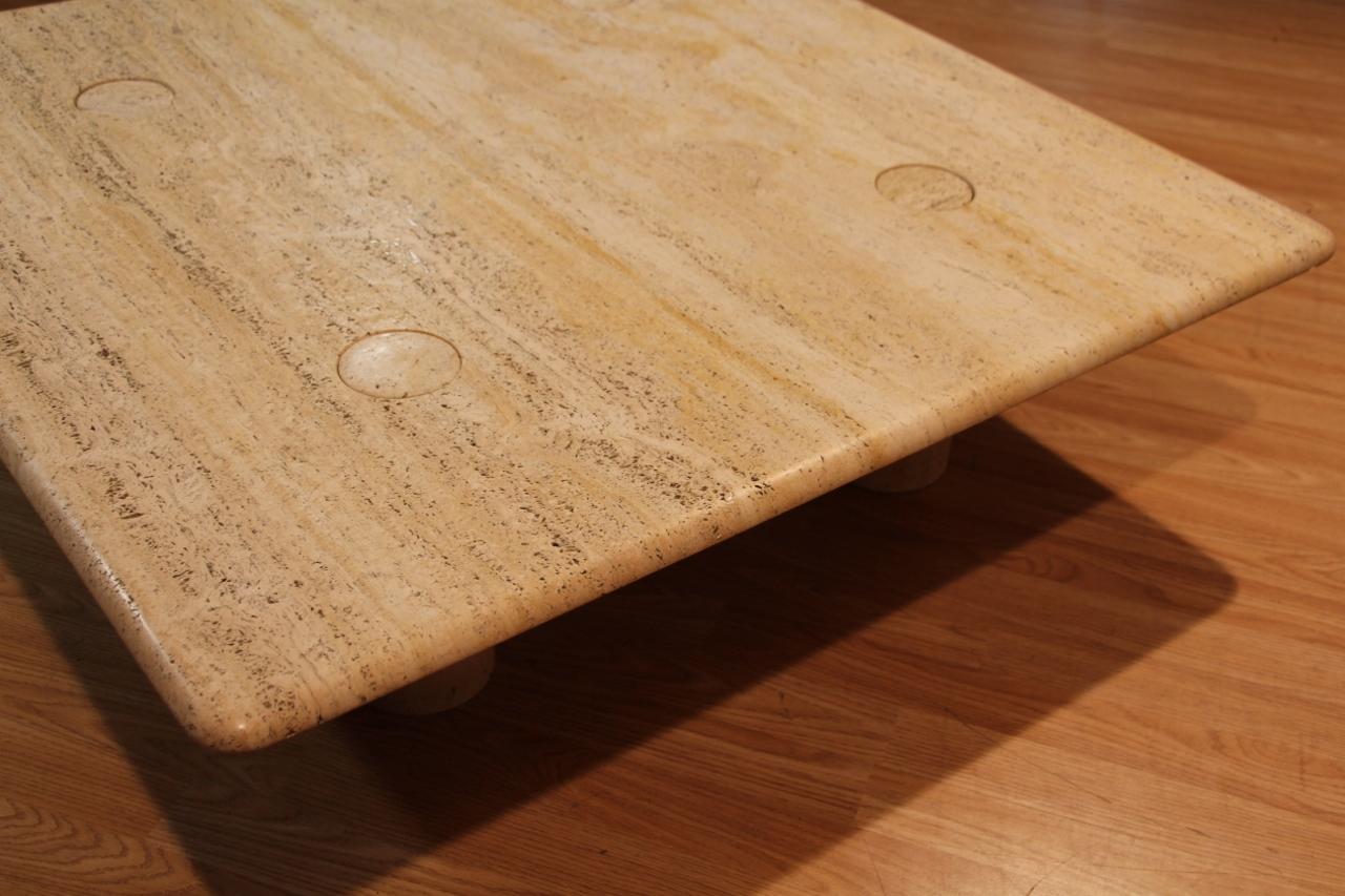 Table basse en travertin par Angelo Mangiarotti, Up&Up Edition en vente 2