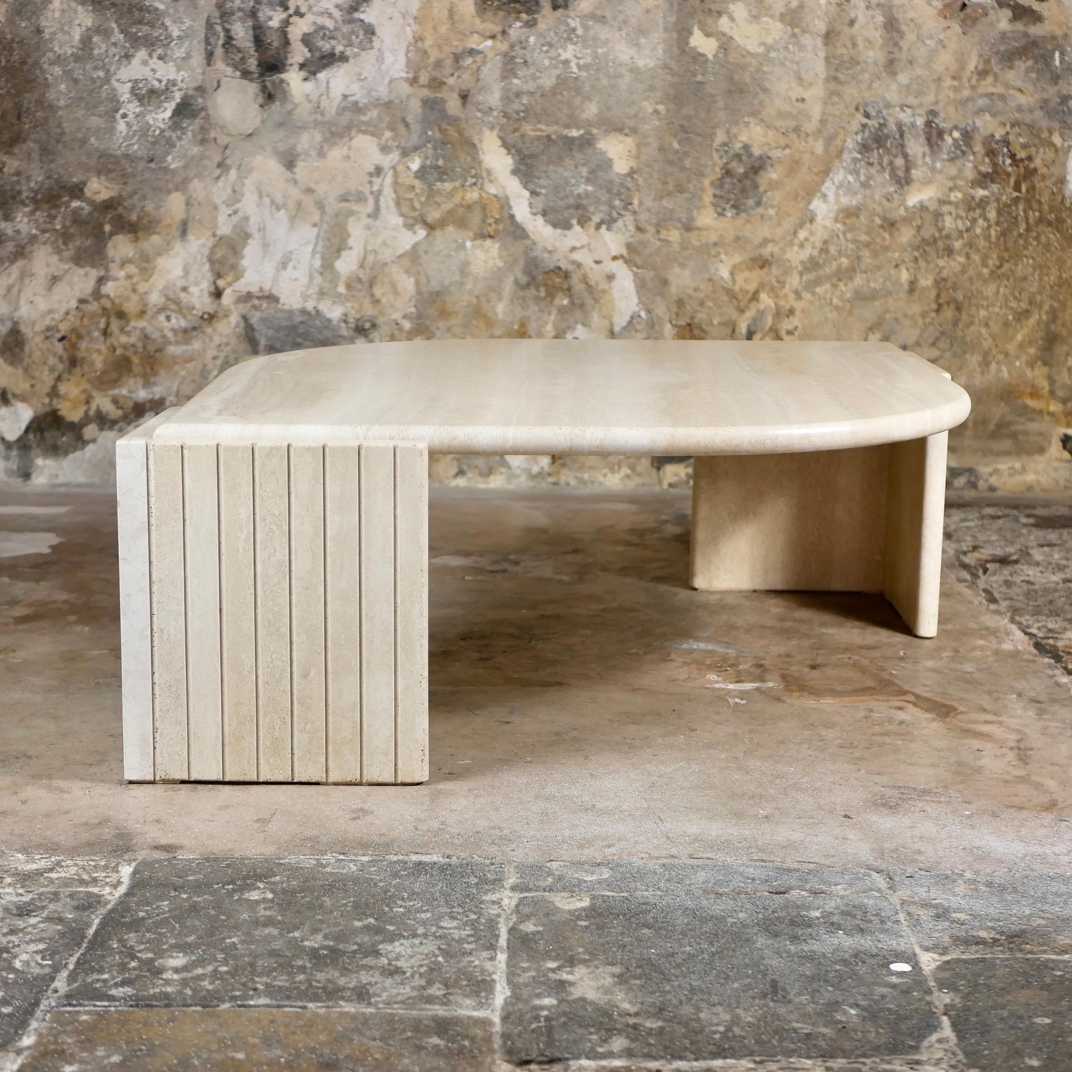 Table basse en travertin de Roche Bobois, fabriquée en France, 1970 6