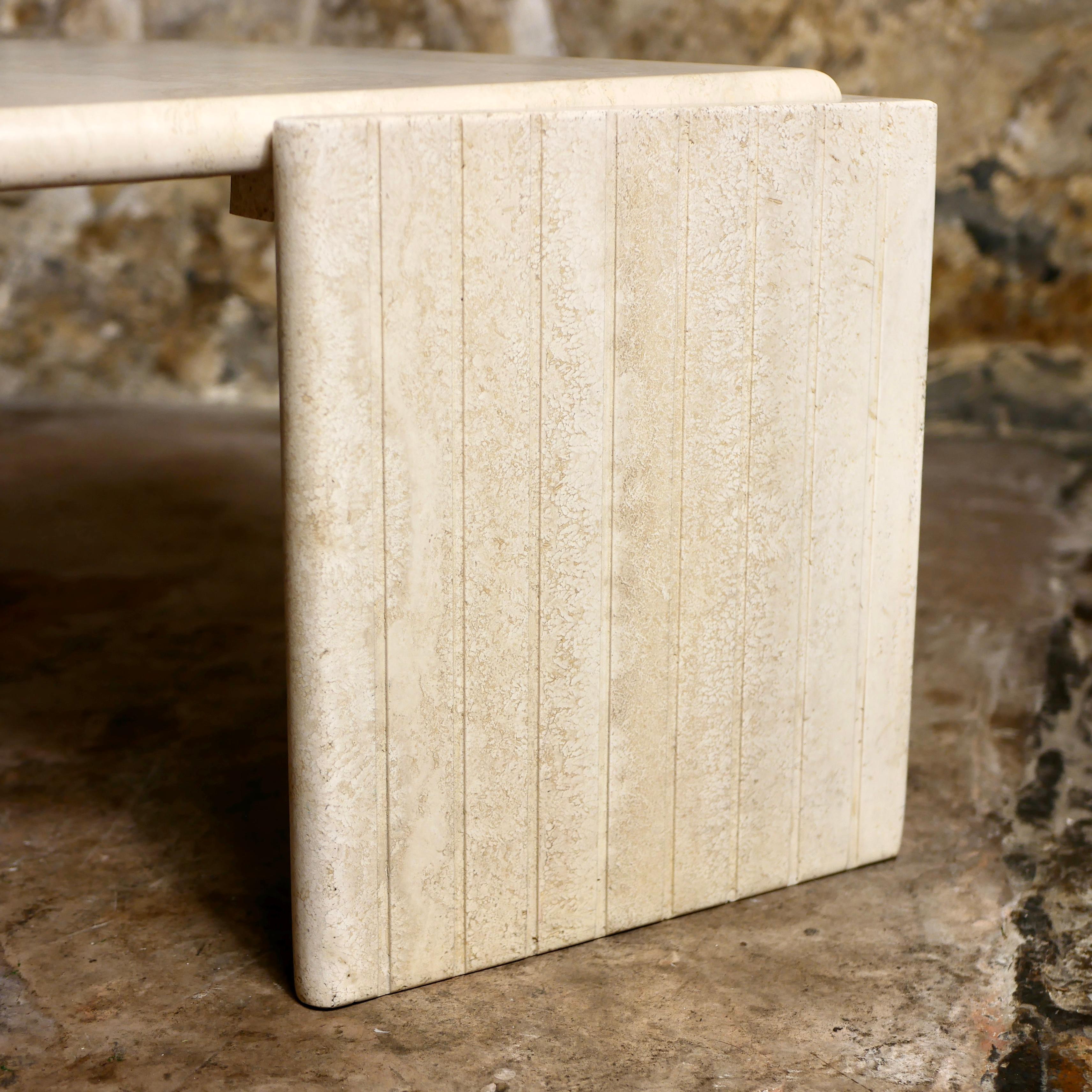 Table basse en travertin de Roche Bobois, fabriquée en France, 1970 6