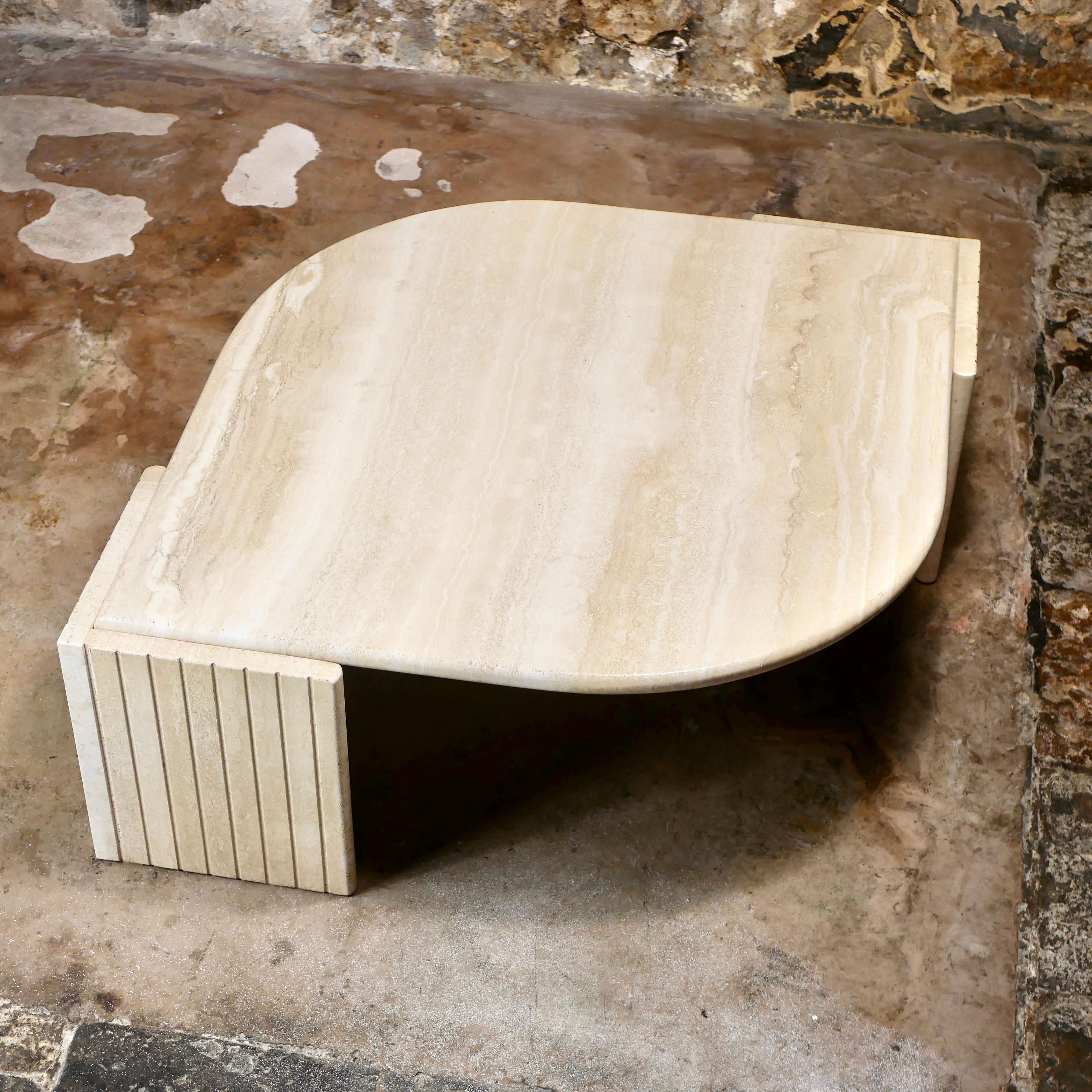Table basse en travertin de Roche Bobois, fabriquée en France, 1970 8