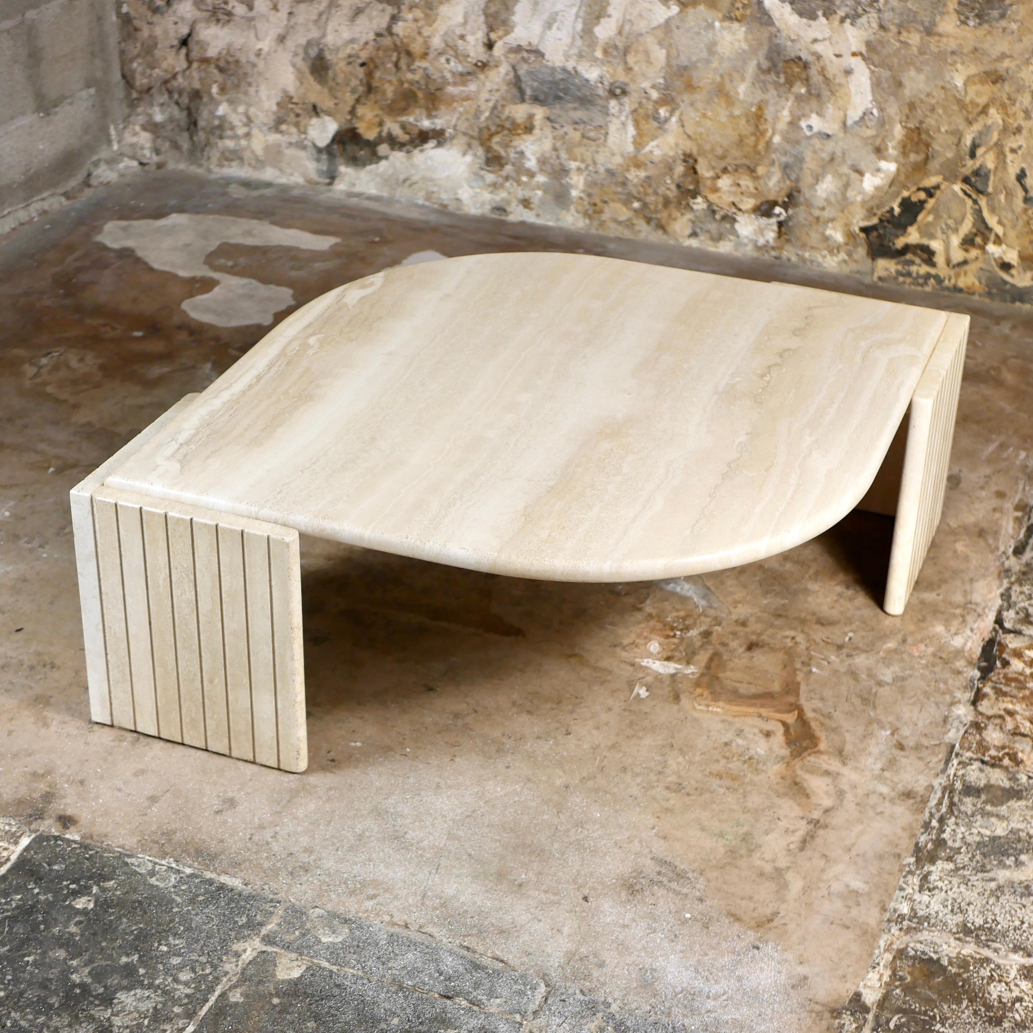 Table basse en travertin de Roche Bobois, fabriquée en France, 1970 9