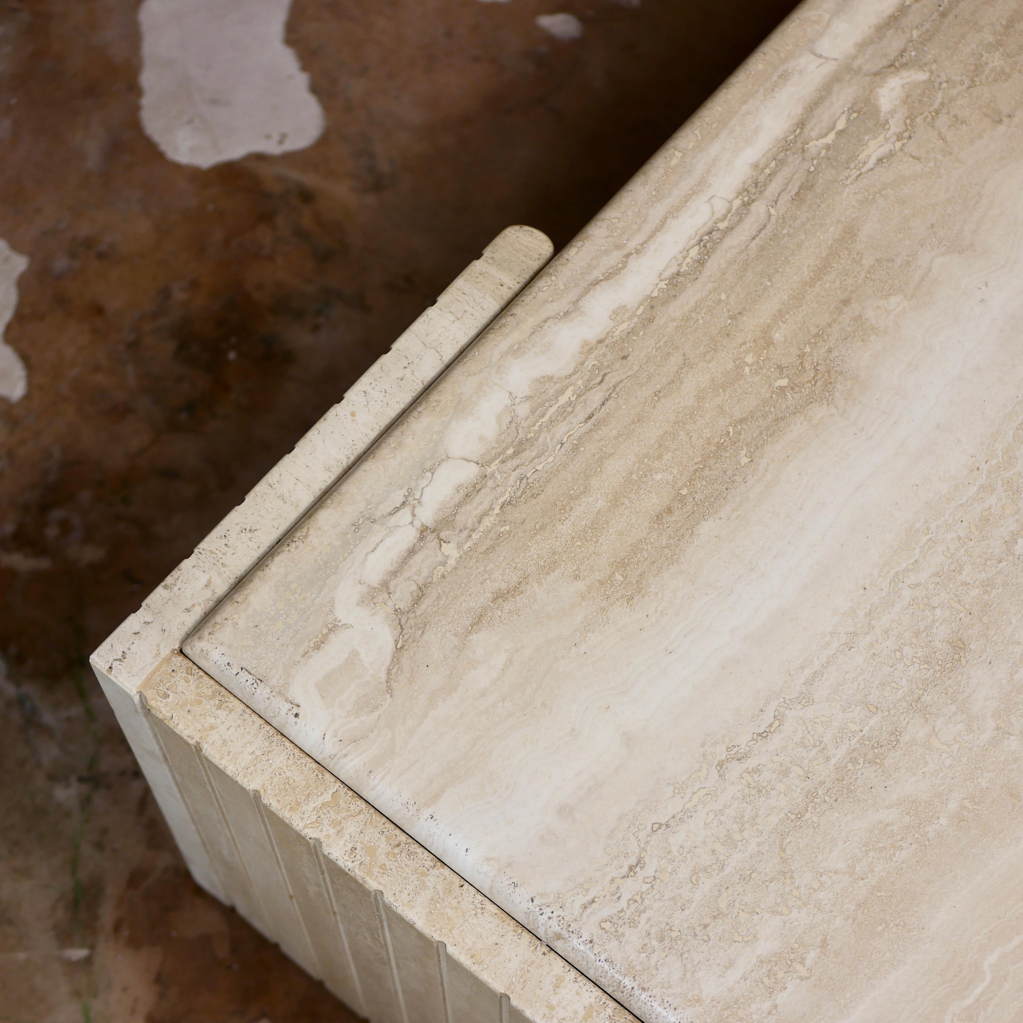 Table basse en travertin de Roche Bobois, fabriquée en France, 1970 1