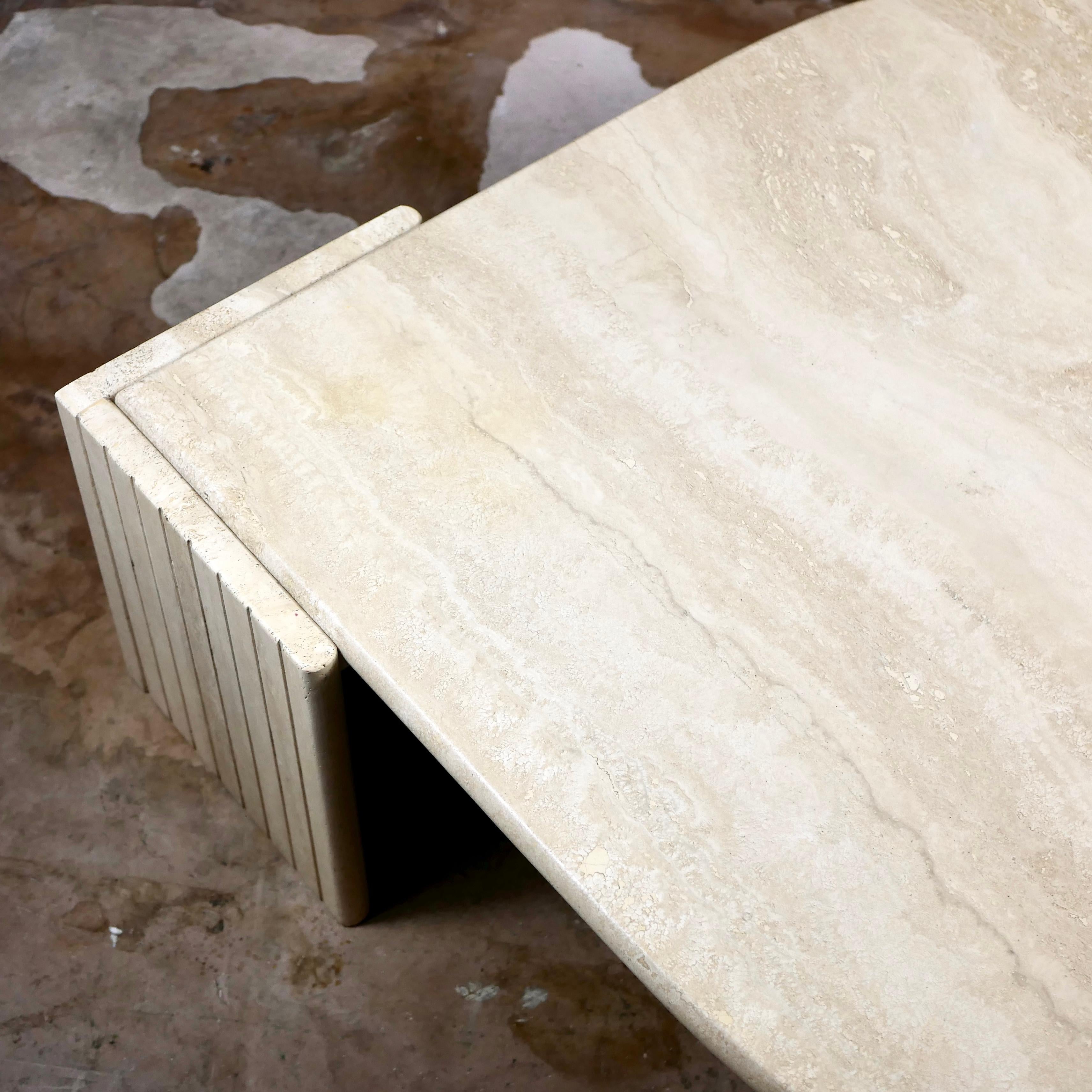 Table basse en travertin de Roche Bobois, fabriquée en France, 1970 1