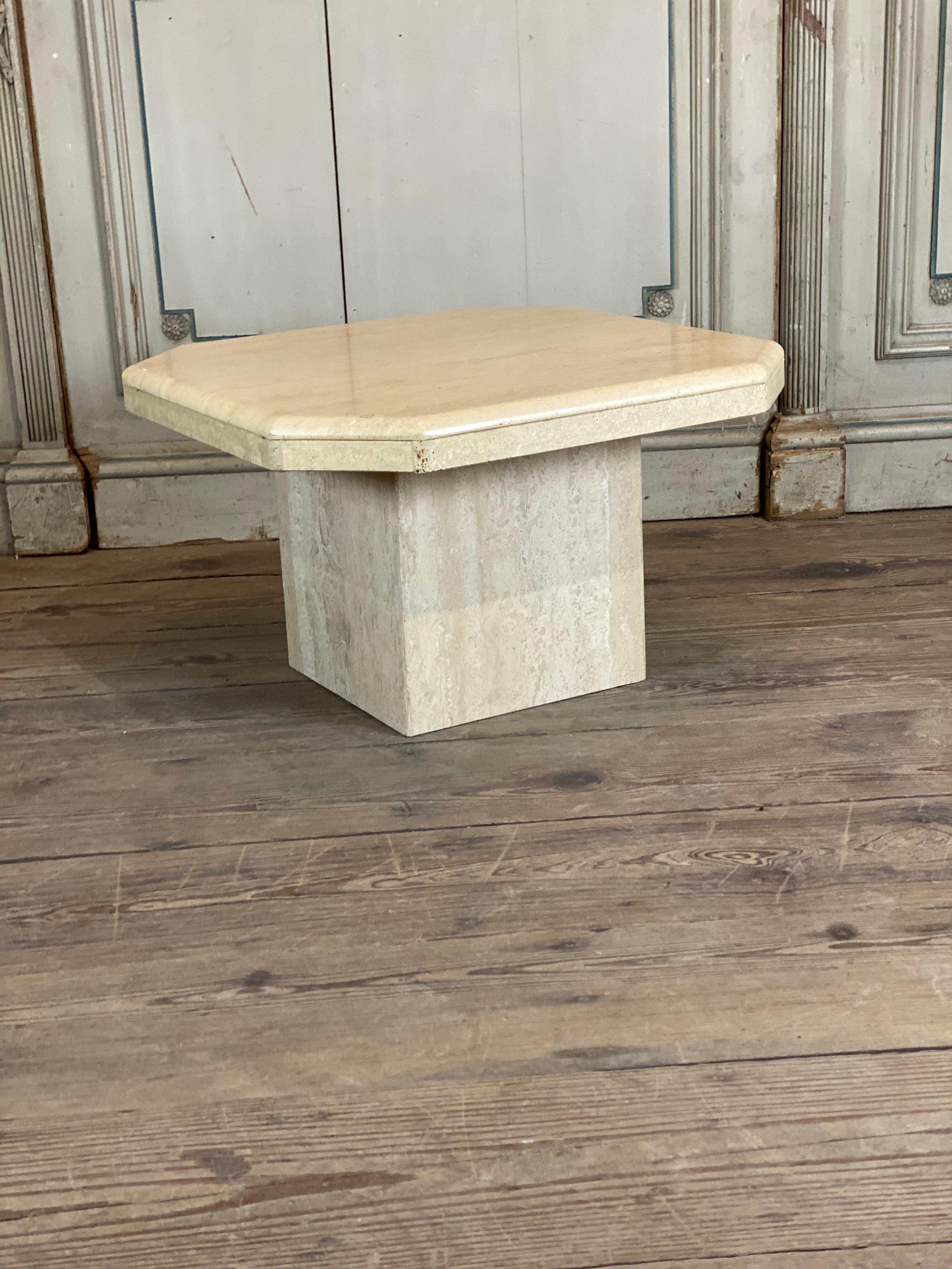 Travertine Coffee Table In Good Condition In Brussels, BE