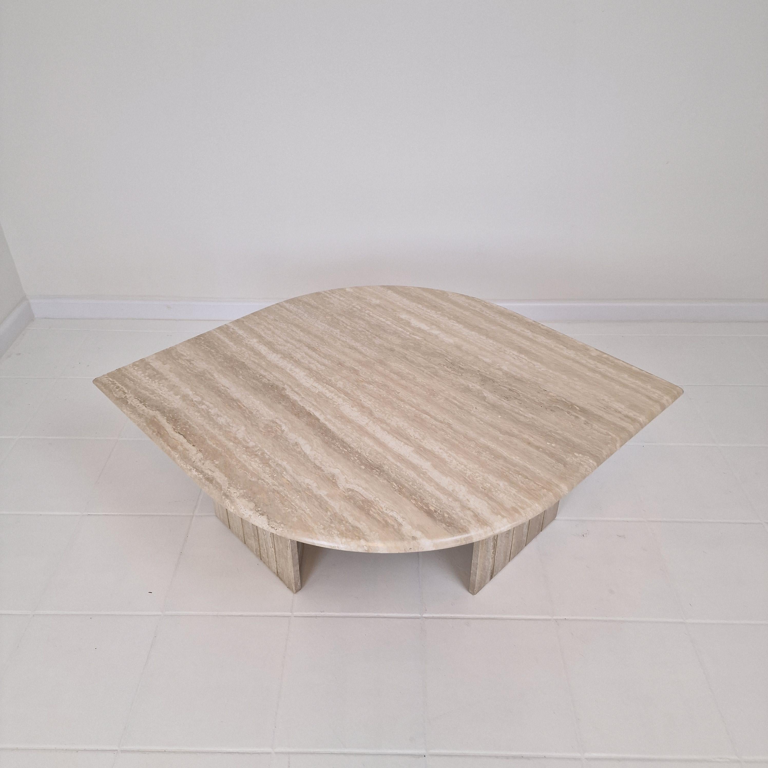 Late 20th Century Travertine Coffee Table in Teardrop Shape, 1980's For Sale
