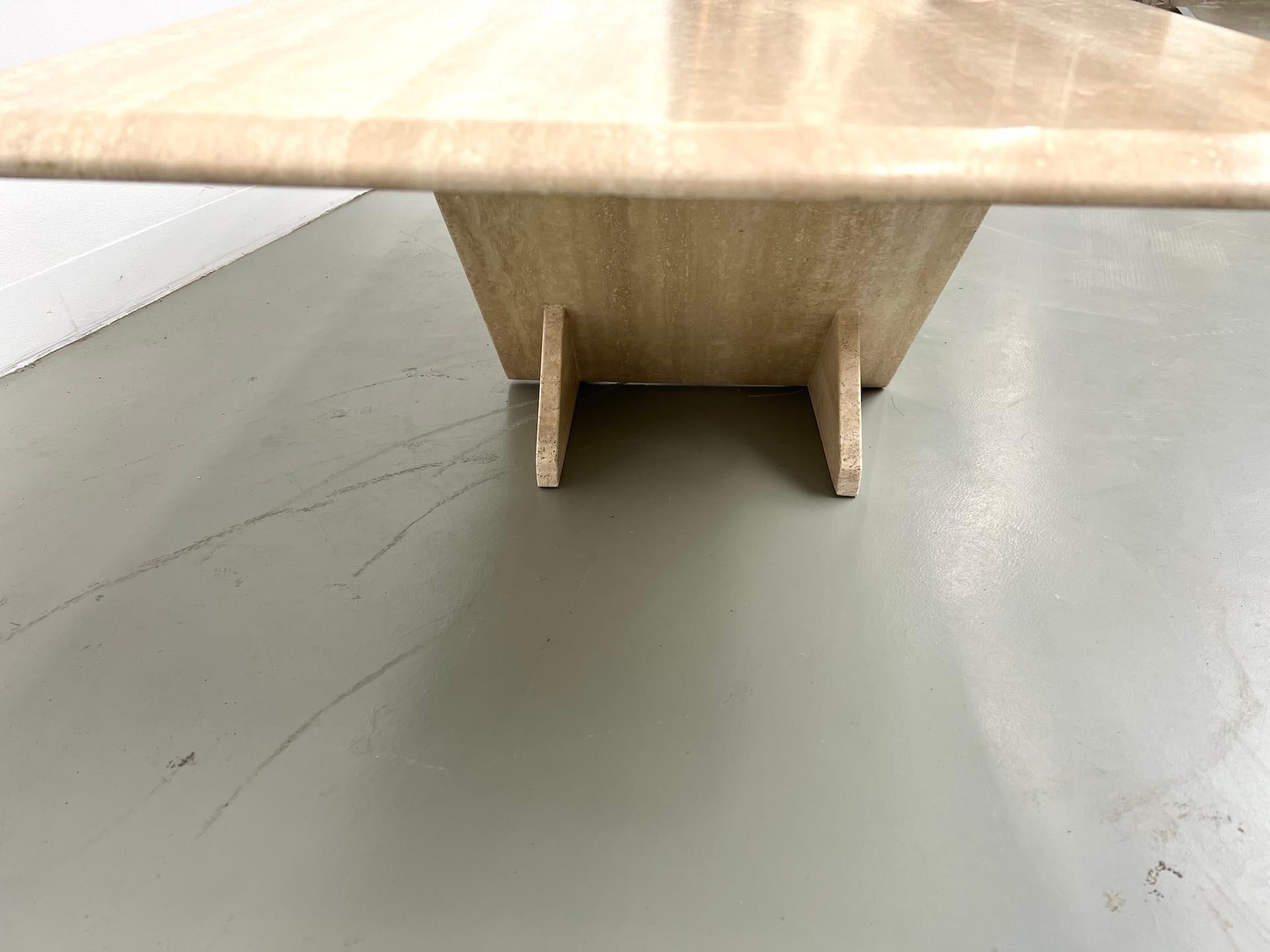 Mesa de centro de travertino fabricada en Italia en la década de 1970. en venta 9