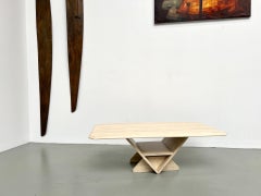 Table basse en travertin fabriquée en Italie dans les années 1970.