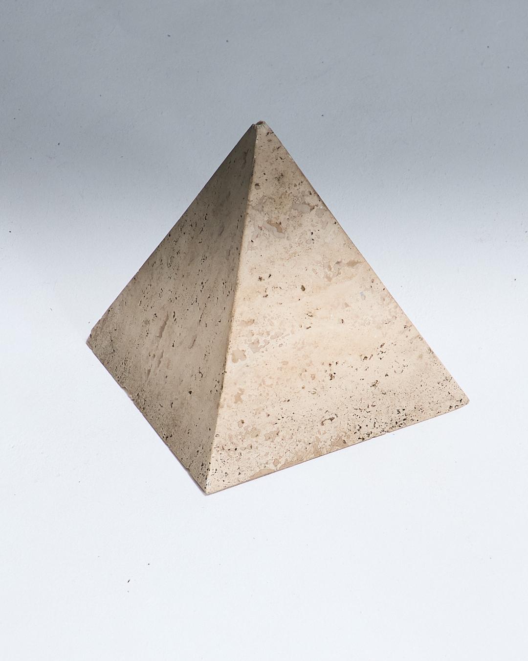 Mesa de centro de travertino, Metafora, años 70 en venta 6