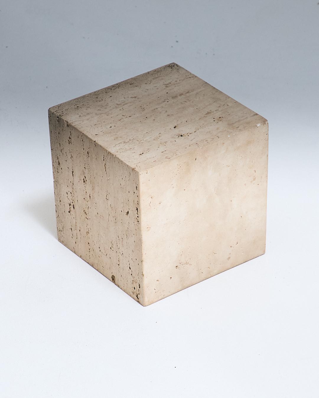 Mesa de centro de travertino, Metafora, años 70 en venta 7