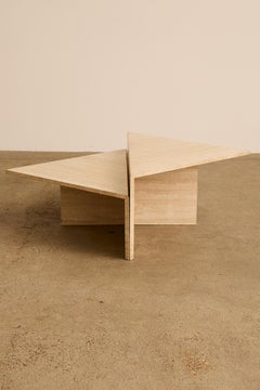 Tables basses en travertin par Up&Up