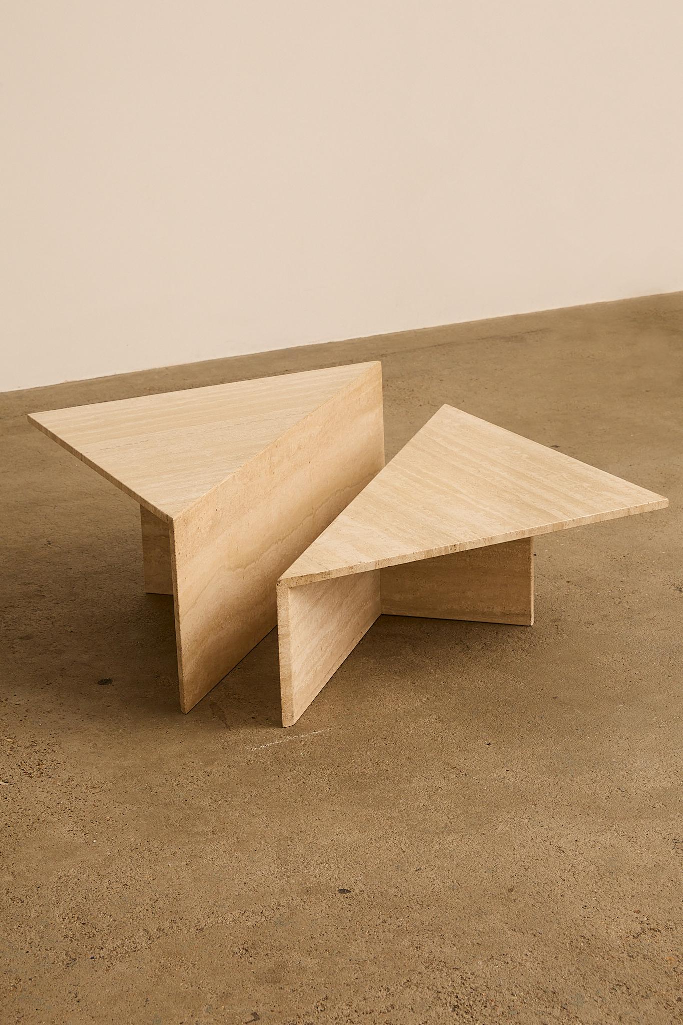 italien Tables basses en travertin par Up&Up en vente