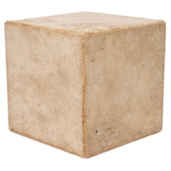 Würfeltisch aus Travertinmarmor