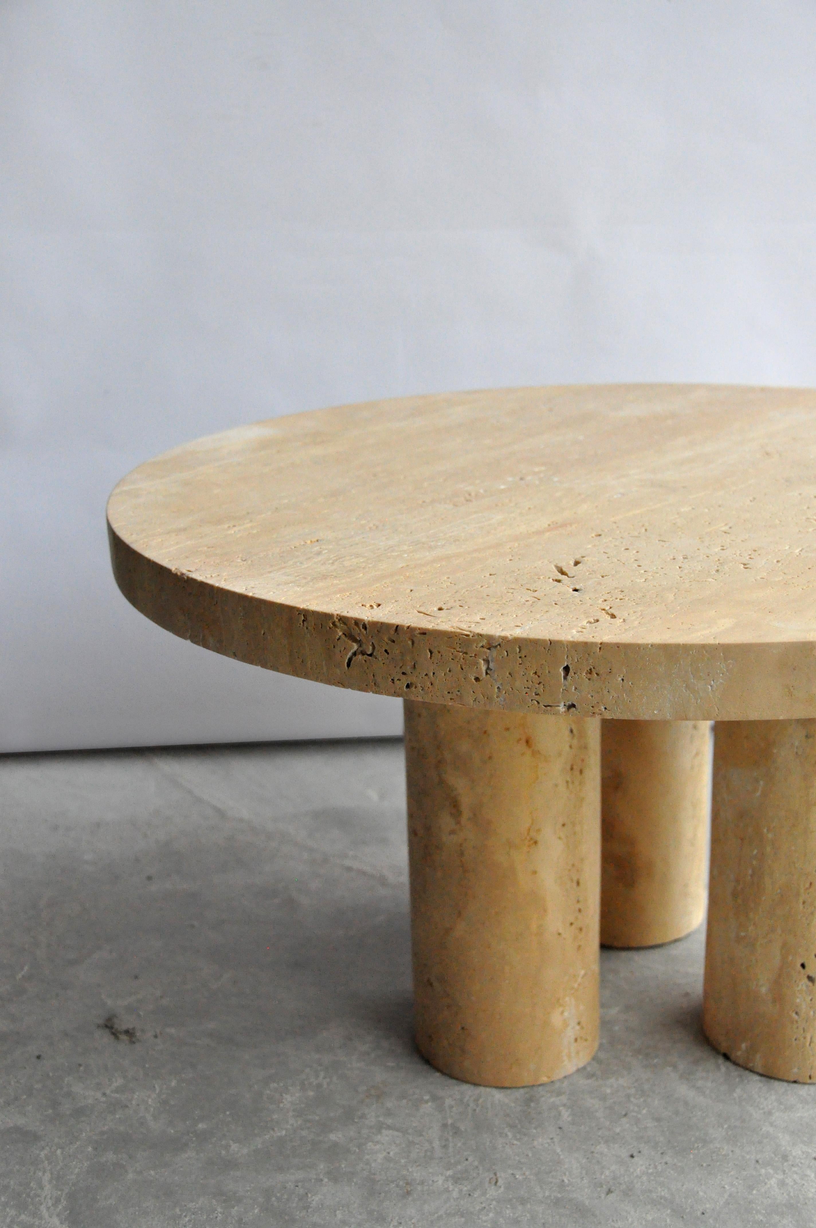Travertine Cuddle Coffee Table by Pietro Franceschini In New Condition For Sale In Geneve, CH