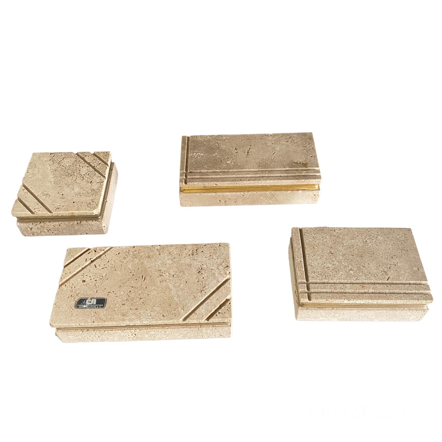 Travertine Decorative Boxes by Cerri Nestore, Italy 1970

Elegant set of 4 Decorative boxes in Travertine, made in Italy.
Perfect Vintage conditions.