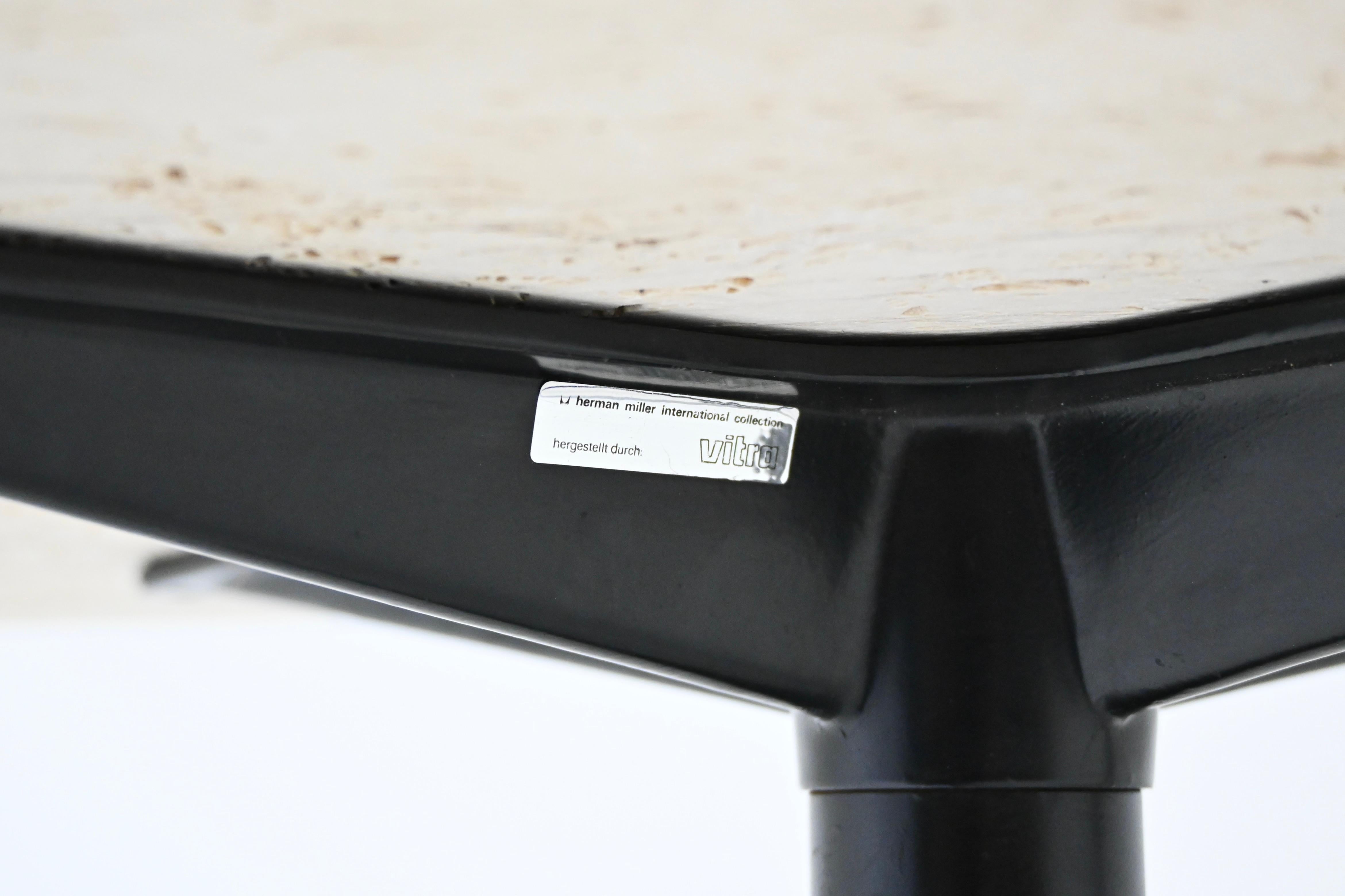 Table de salle à manger en travertin Charles & Ray Eames pour Vitra, 1970 en vente 1