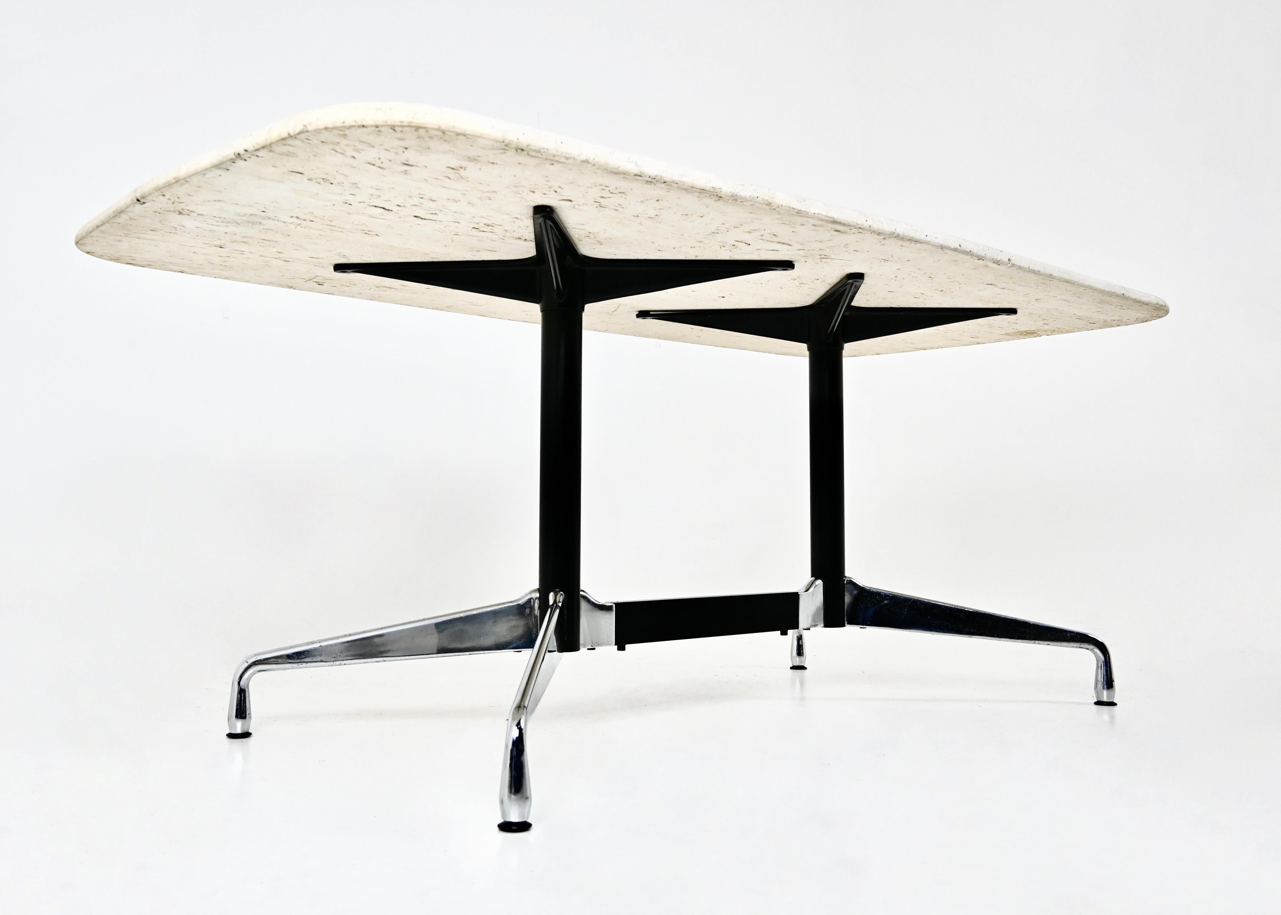 Métal Table de salle à manger en travertin Charles & Ray Eames pour Vitra, 1970 en vente