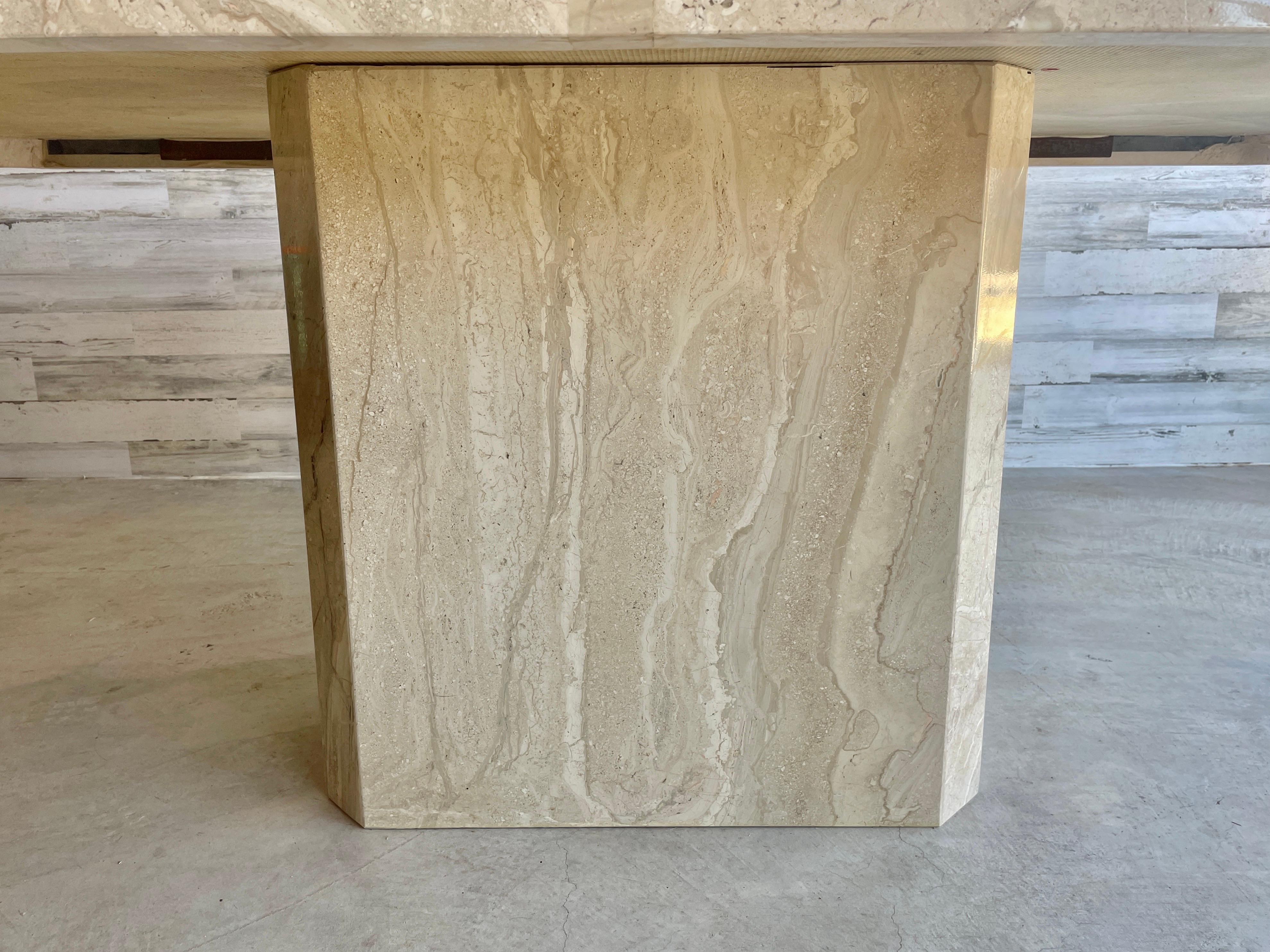 Travertine Dining Table In Good Condition In Denton, TX
