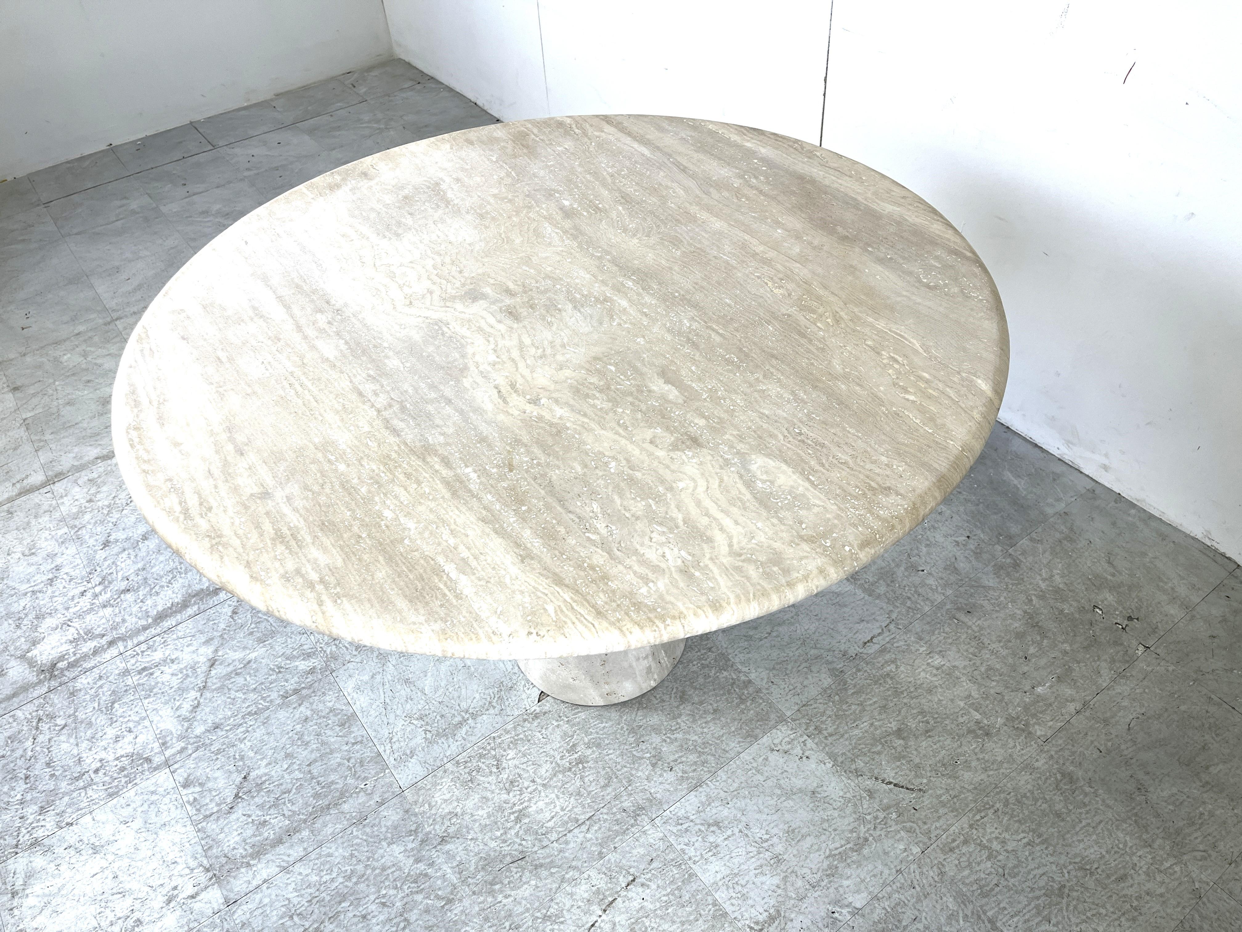 Travertine dining table in the style of Angelo Mangiarotti, 1970s For Sale 1