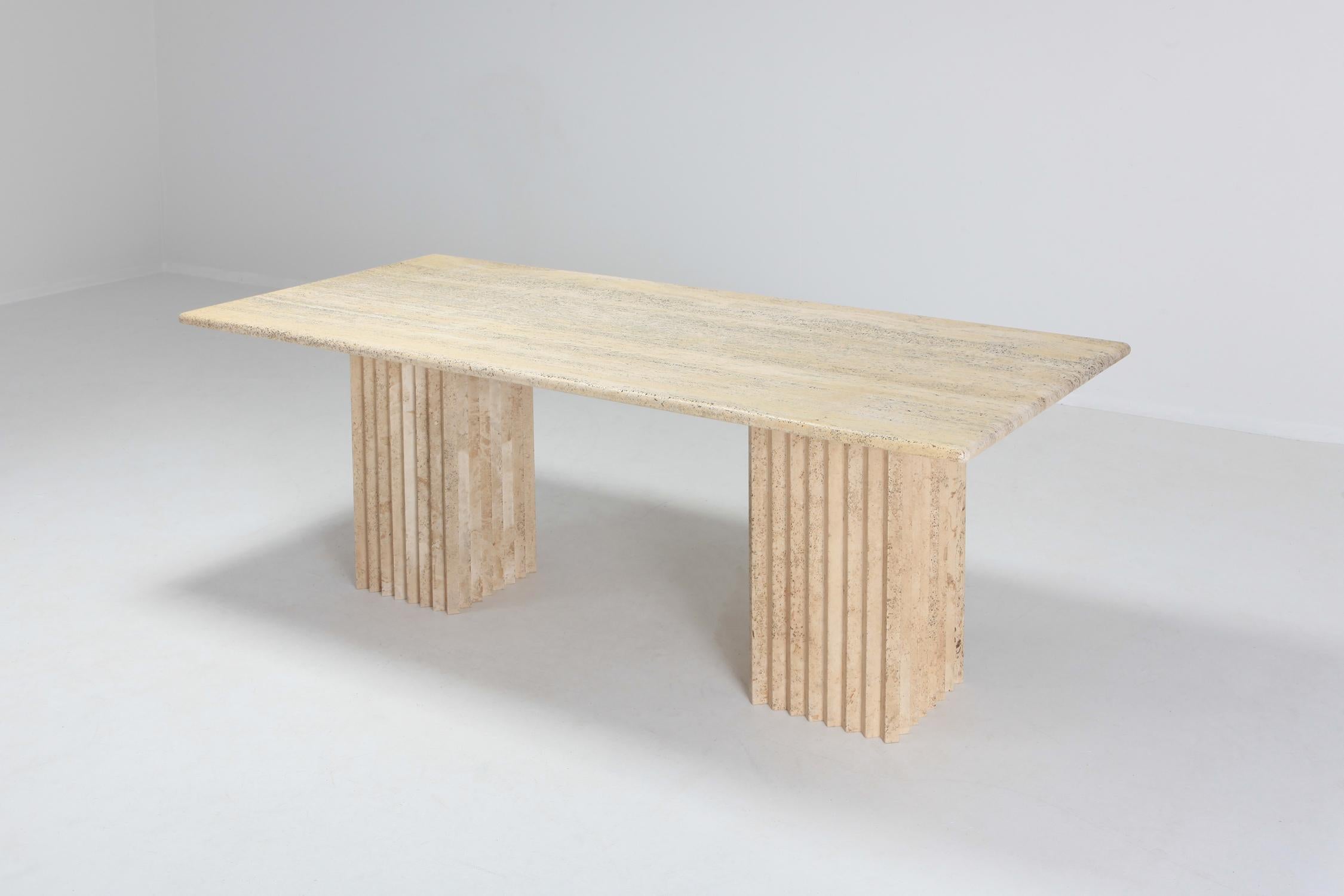 Travertine Dining Table in the Style of Carlo Scarpa and Angelo Mangiarotti (Europäisch)