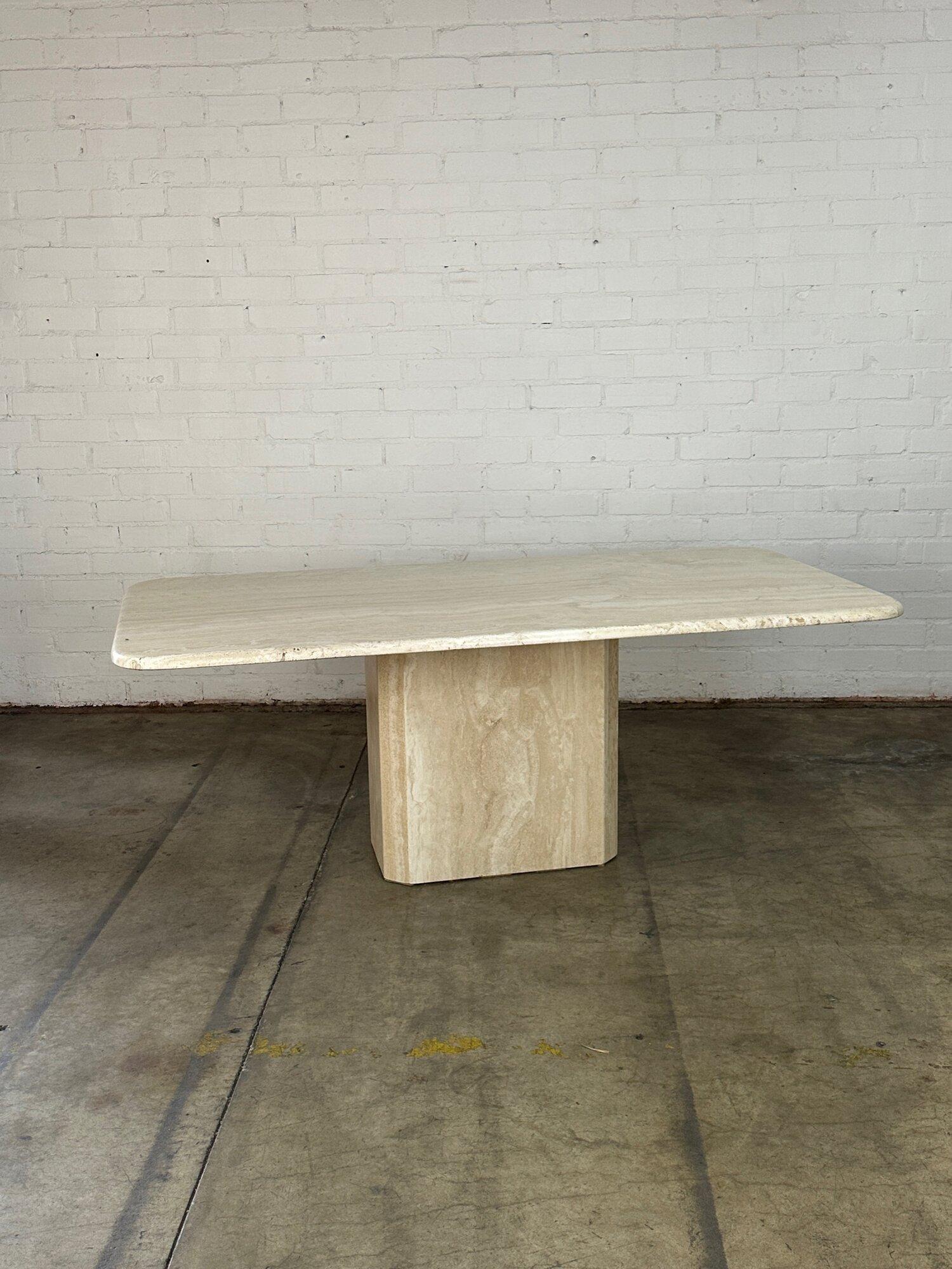 Mid-Century Modern Travertine dining table with rounded edges For Sale