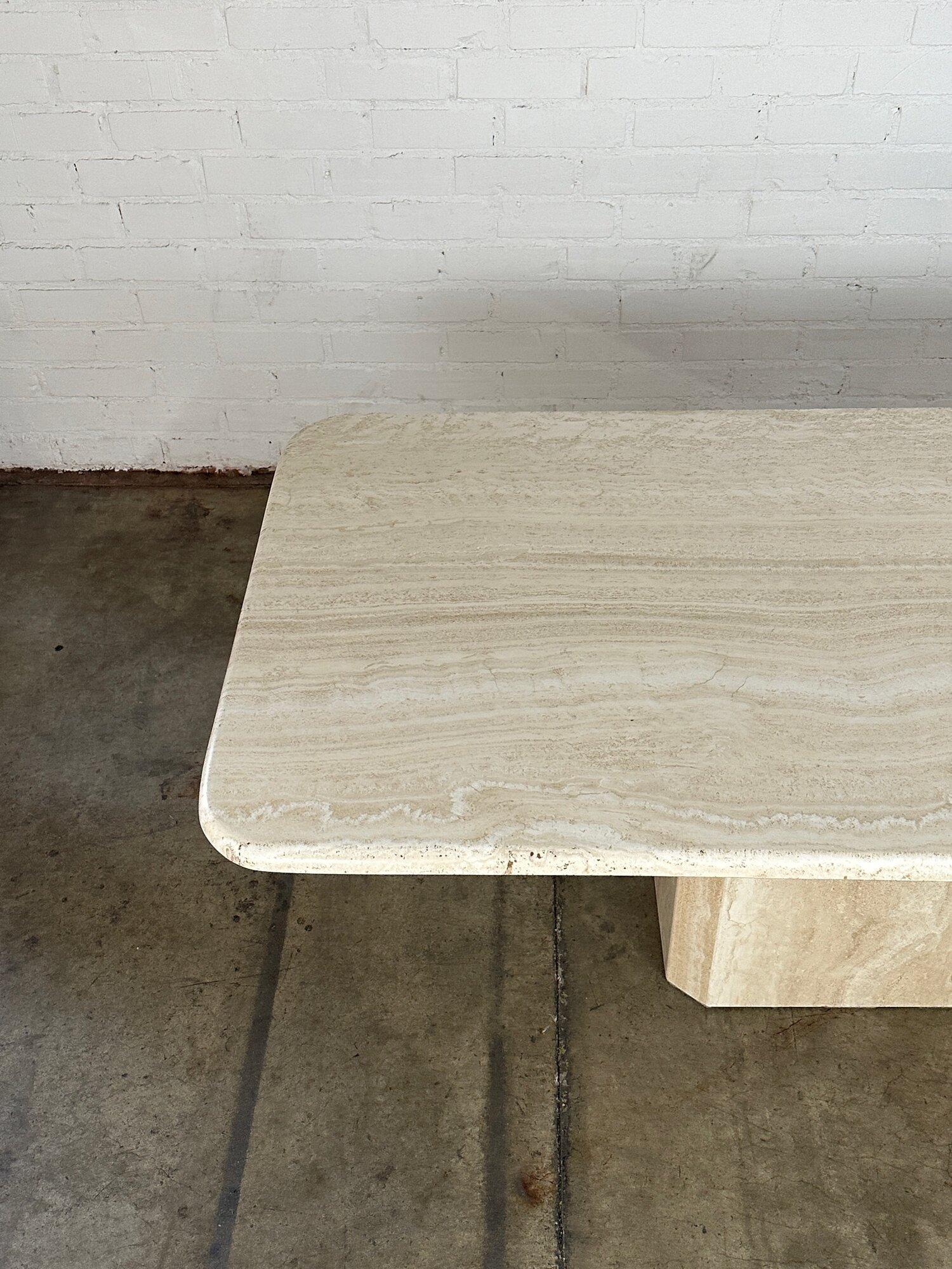 Late 20th Century Travertine dining table with rounded edges For Sale