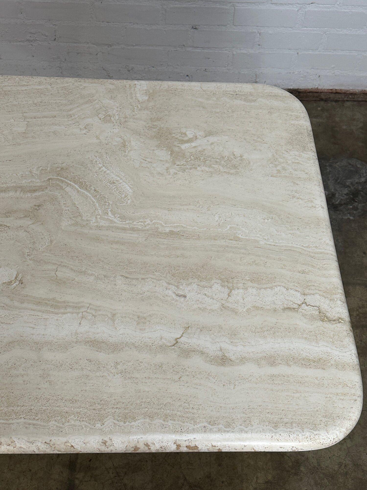 Travertine dining table with rounded edges For Sale 4