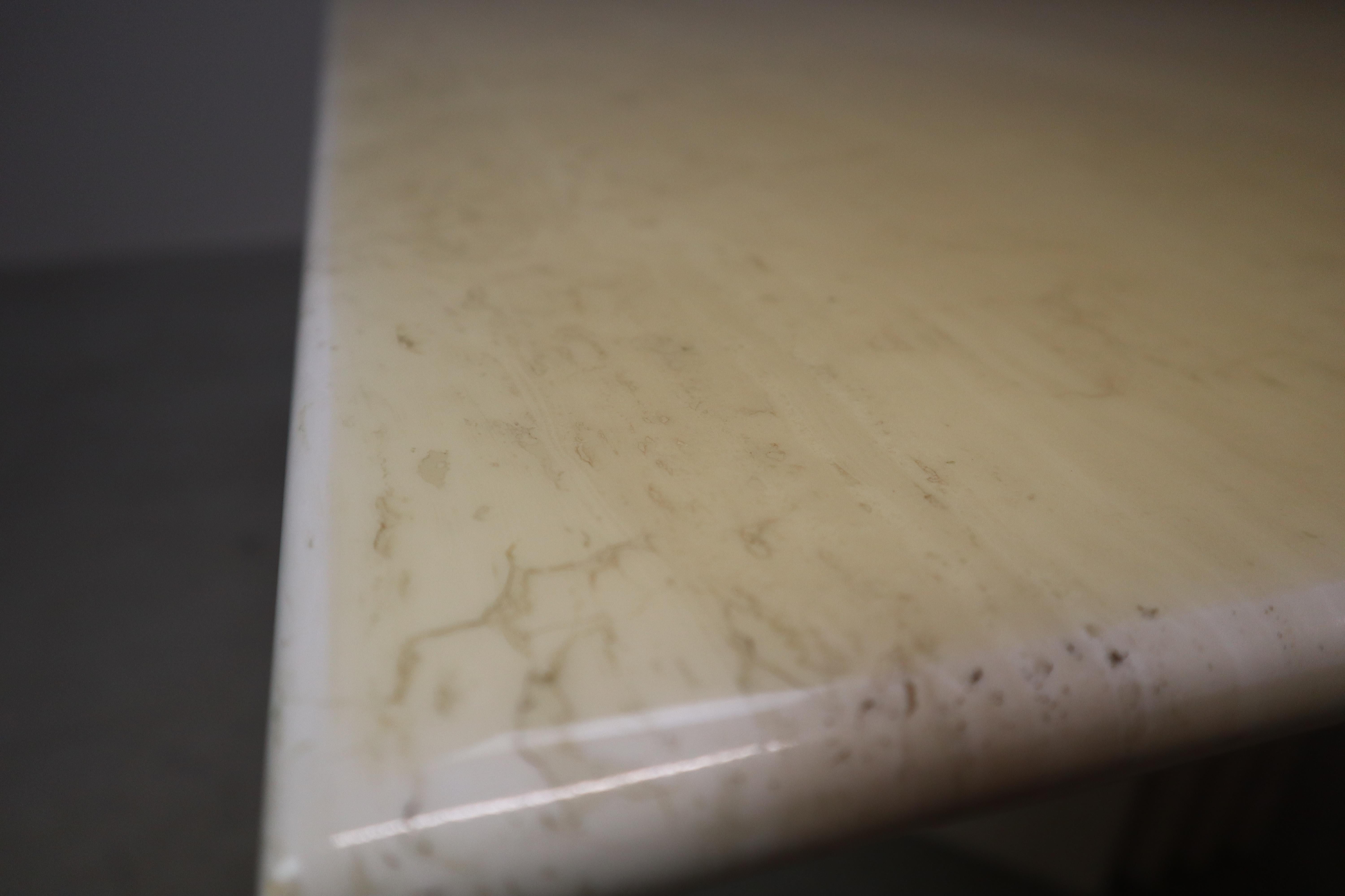 Mesa de comedor de travertino con base escultural, Italia, Finales de los 60 en venta 4