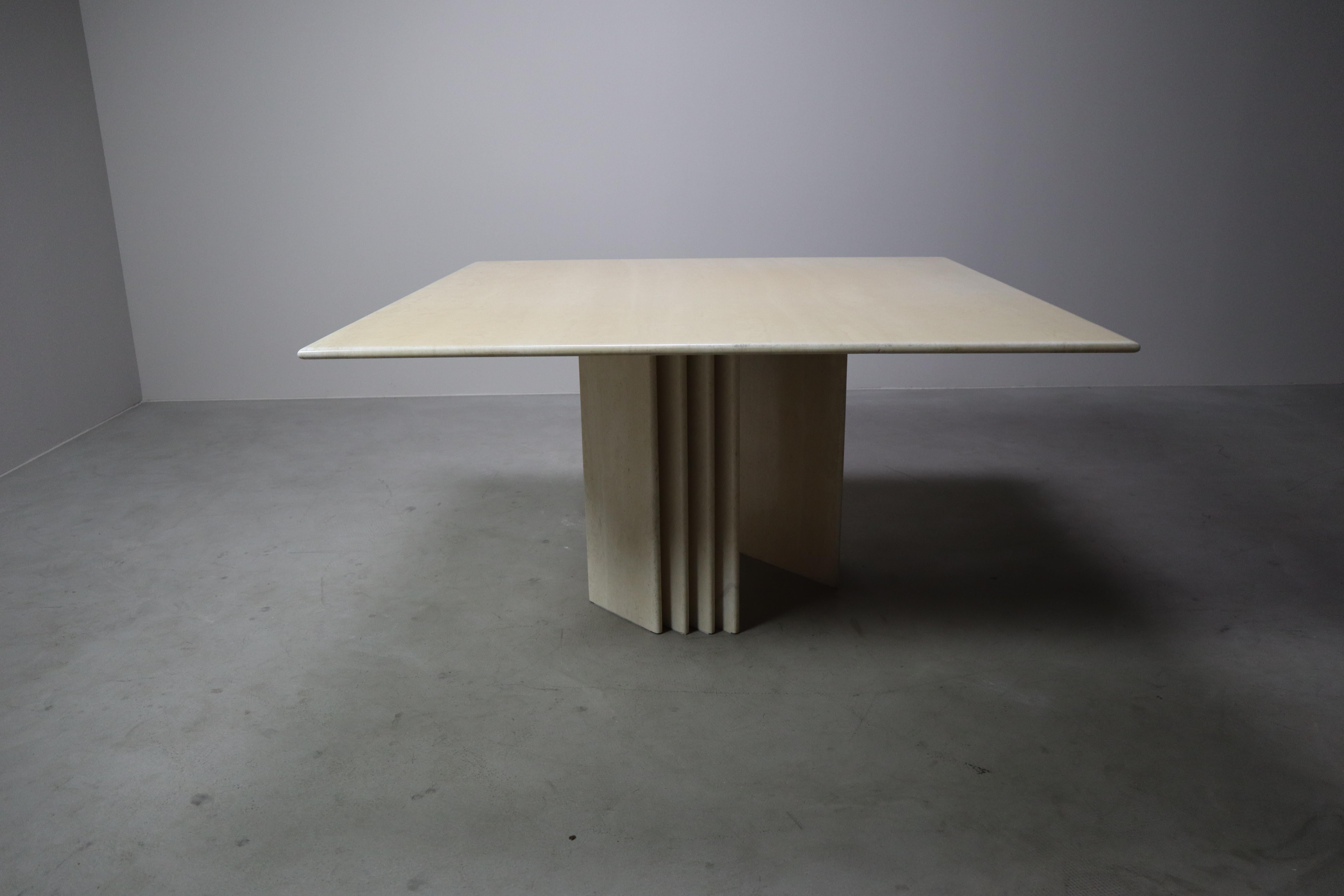 Mesa de comedor de travertino con base escultural, Italia, Finales de los 60 en venta 9