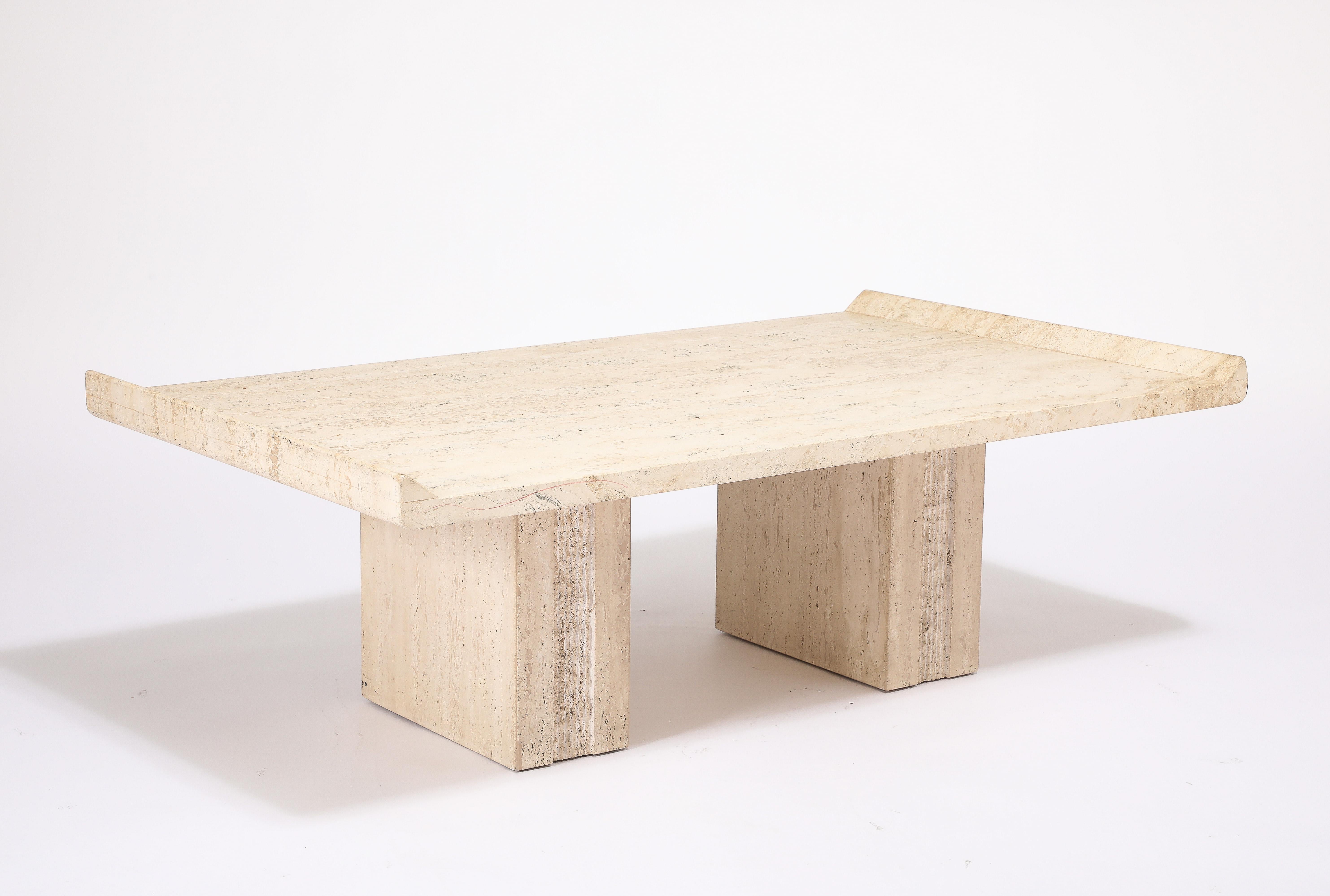 Table basse à double piédestal en travertin, France, années 1980 en vente 4