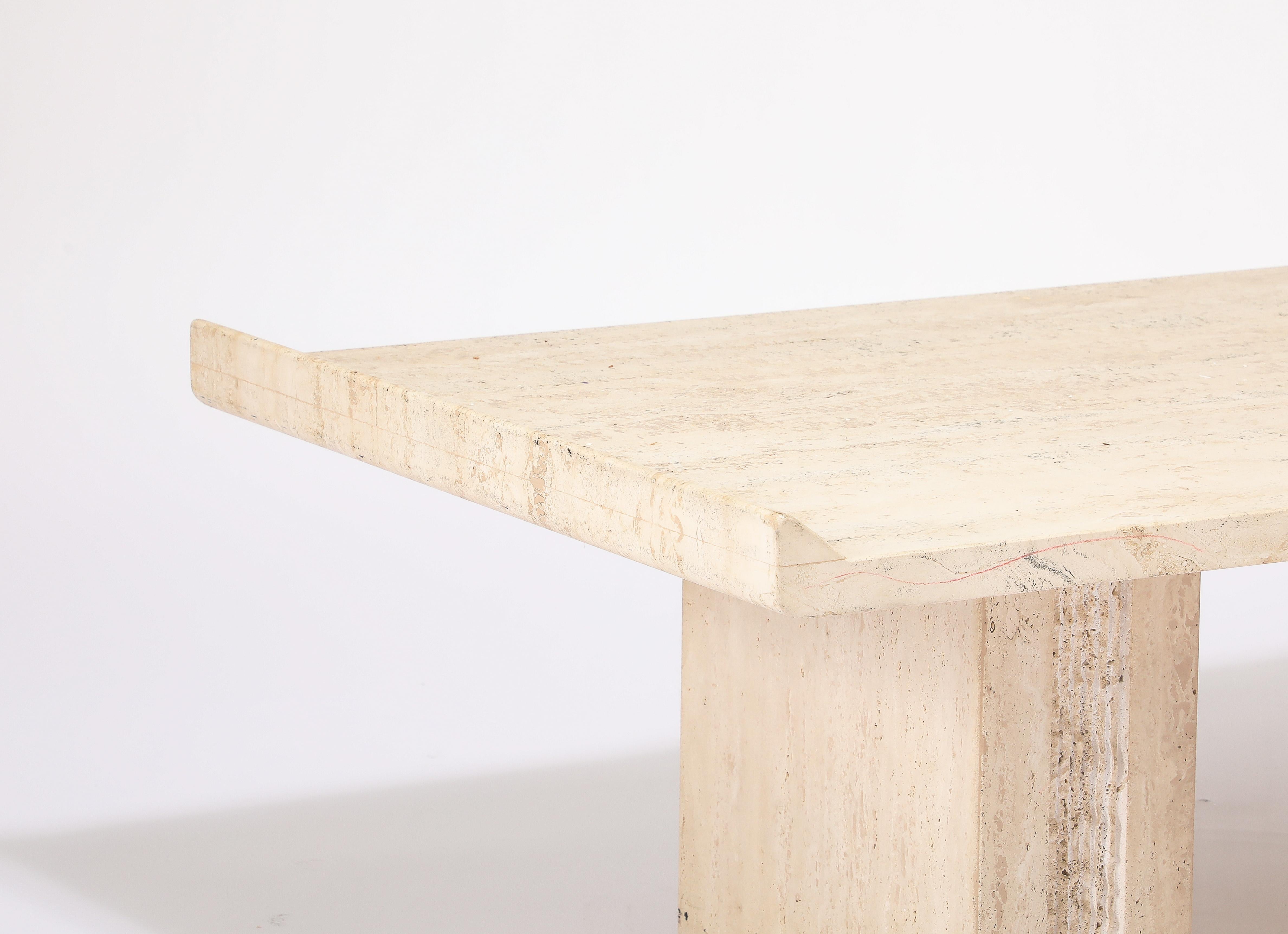Table basse à double piédestal en travertin, France, années 1980 en vente 6
