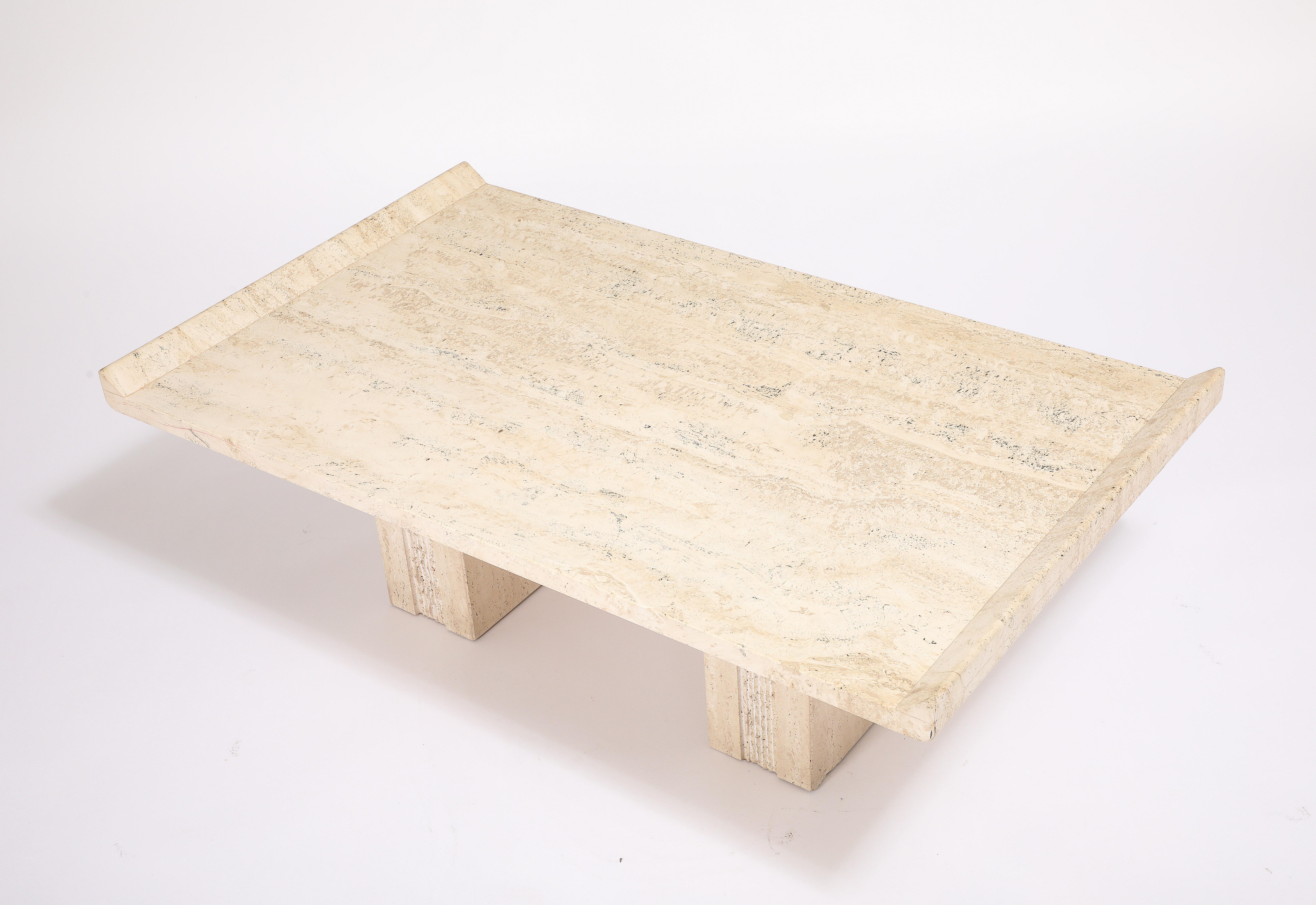 Table basse à double piédestal en travertin, France, années 1980 en vente 9