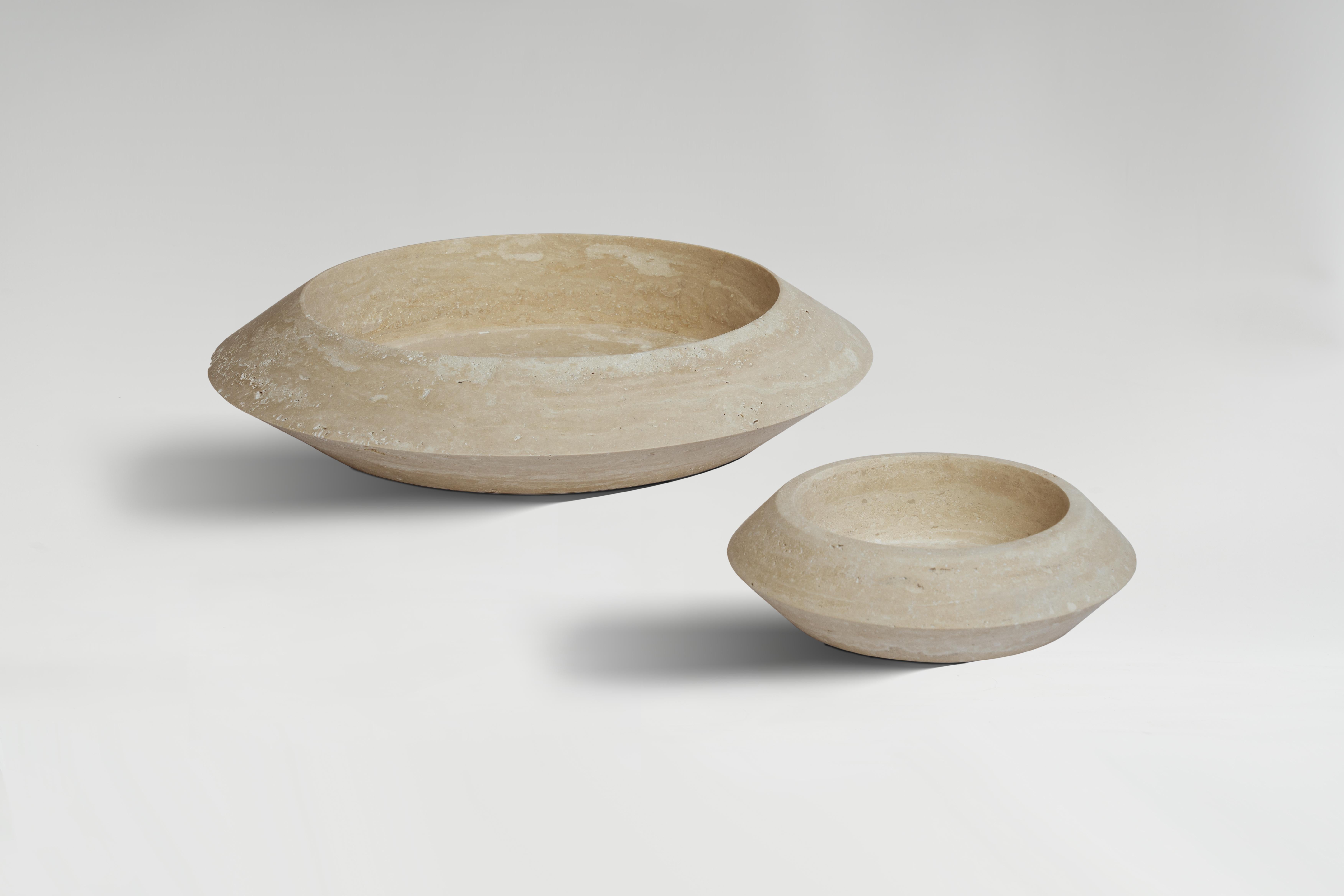 Travertine Eclipse Bowl Centerpiece XXL  Limited Edition In New Condition For Sale In Eindhoven, NB