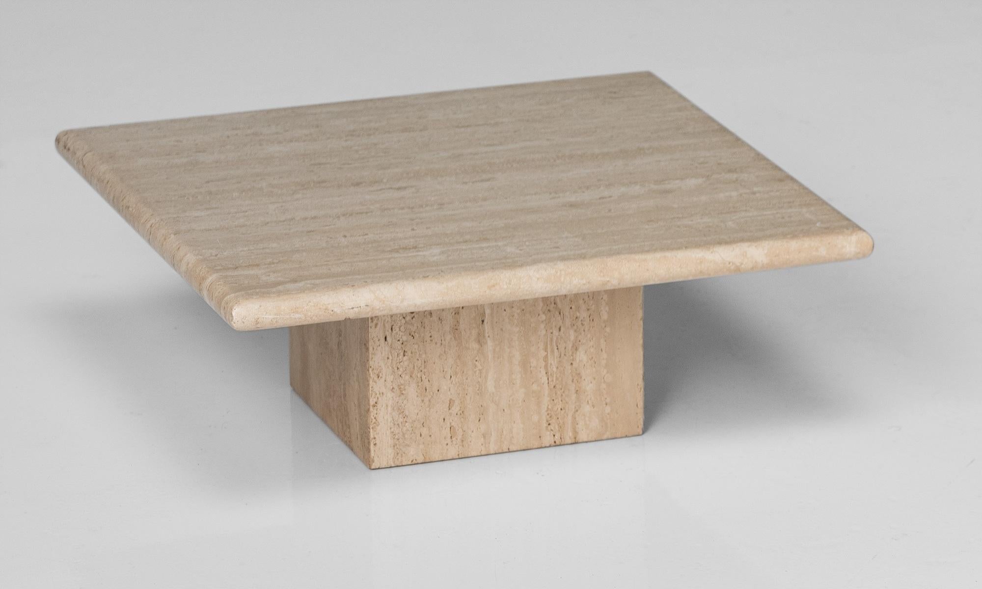 Travertine Gignone table, Italy, circa 1960.

Low square travertine top and base.
 