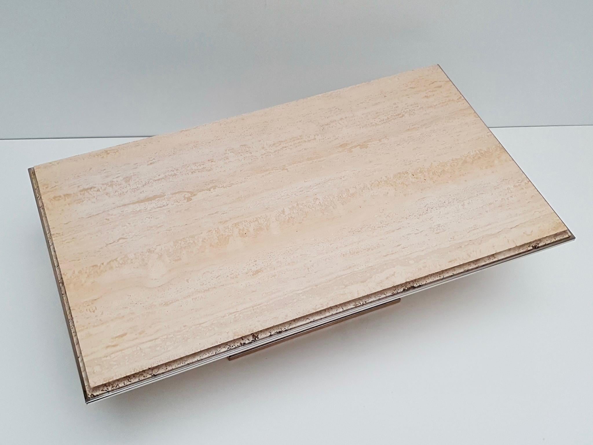 Métal Table basse en laiton doré travertin, Italie, années 1970