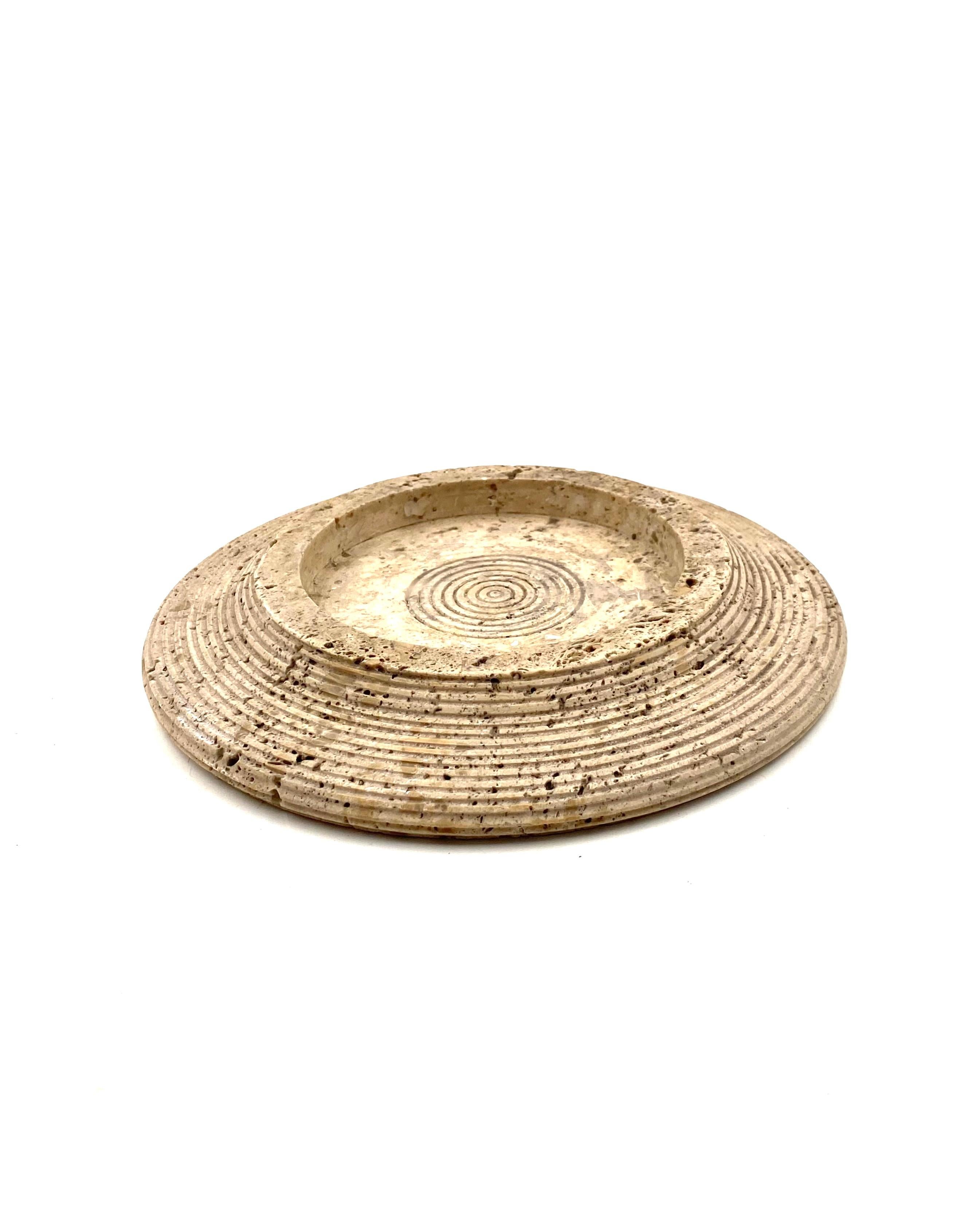 Vide poche / cenicero acanalado de travertino, Cerri Nestore, Italia, 1970 en venta 4