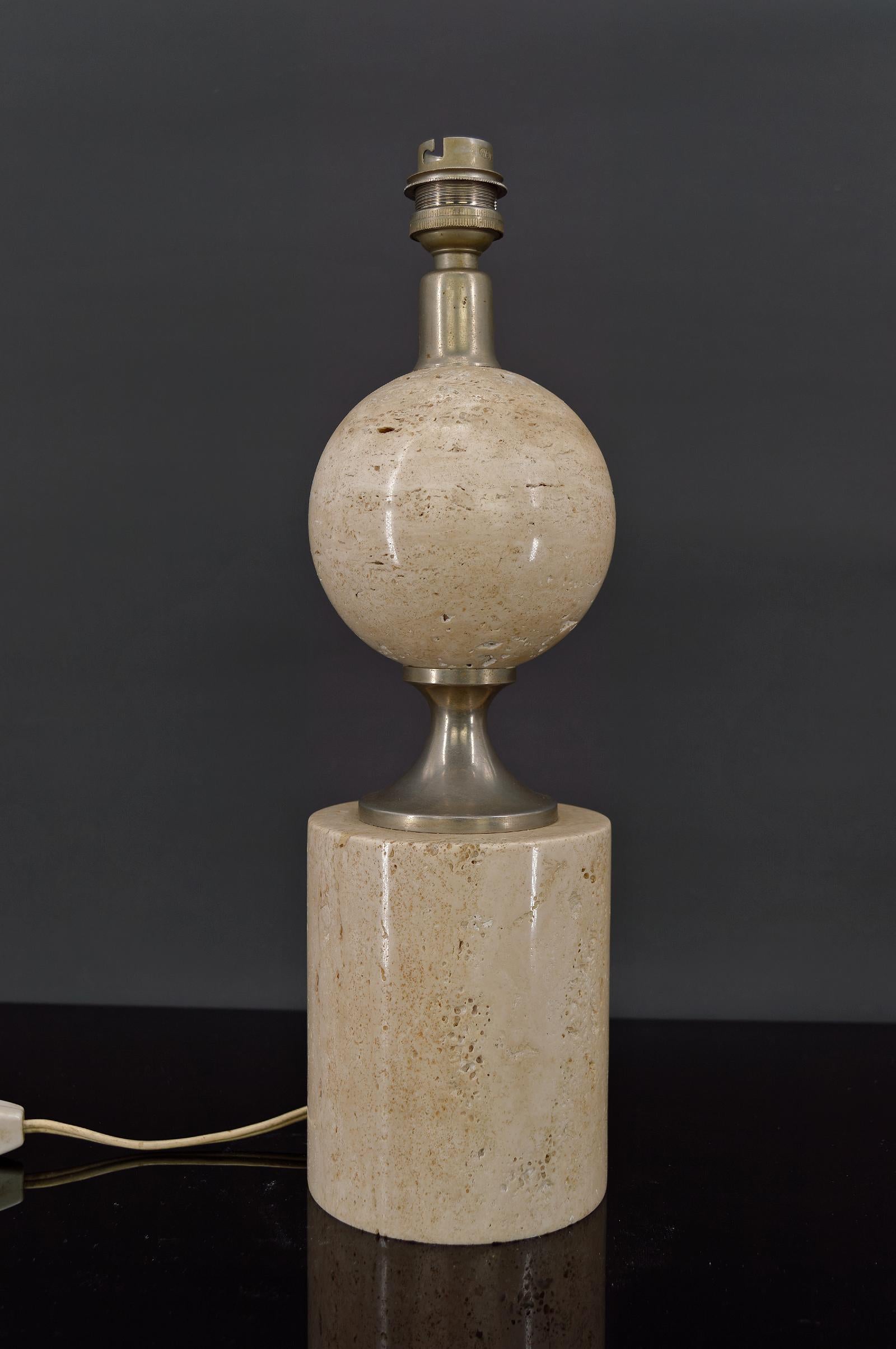 Elegant table / living room lamp composed of two travertine sculptures: one spherical and the other cylindrical.

Art Deco Moderniste / Mid-Century Modern style, France, 1960s-1970s.
By Philippe Barbier, French designer known for his work in