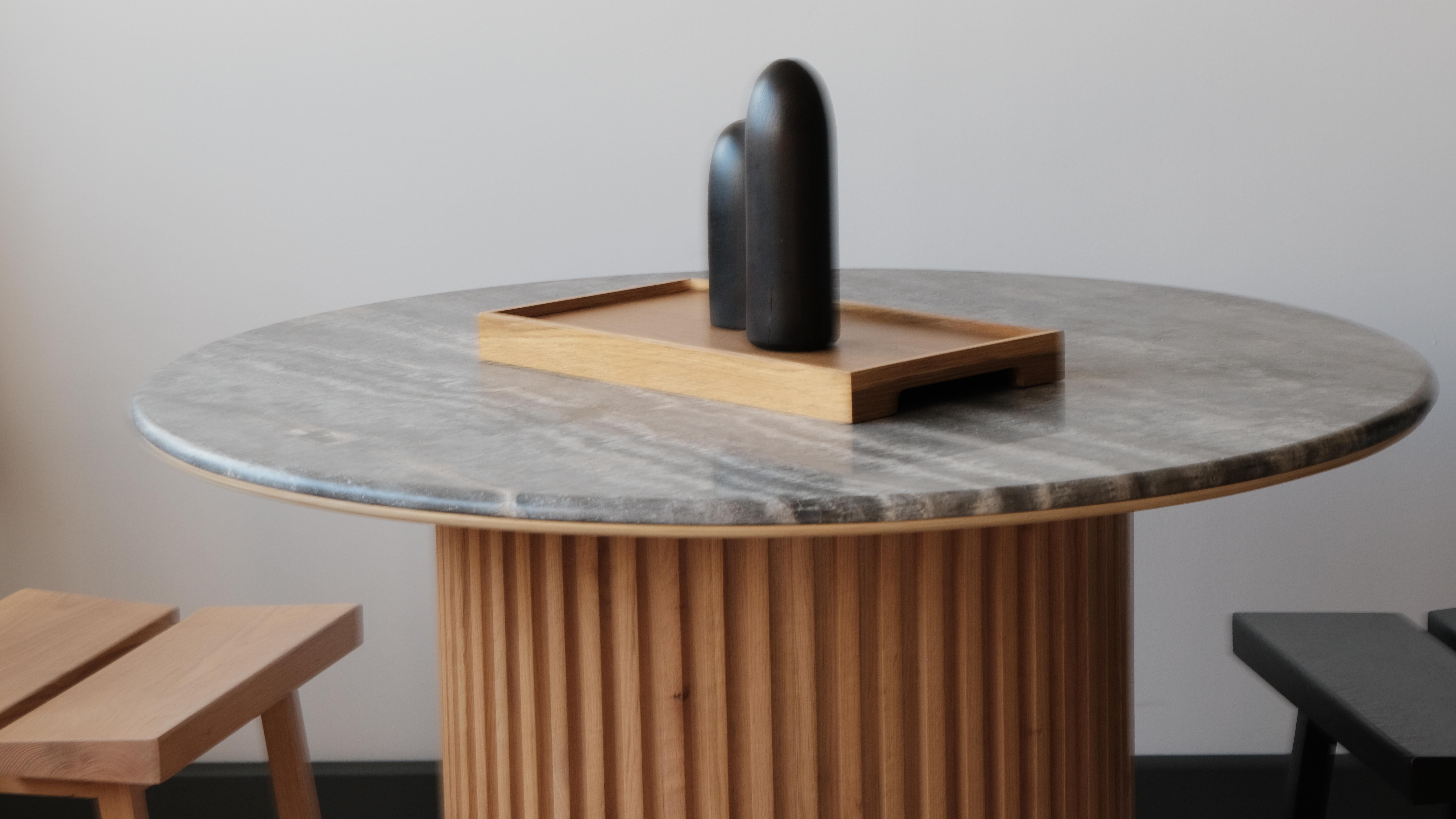 Moderne Grande table ronde en travertin - DOCIA en vente