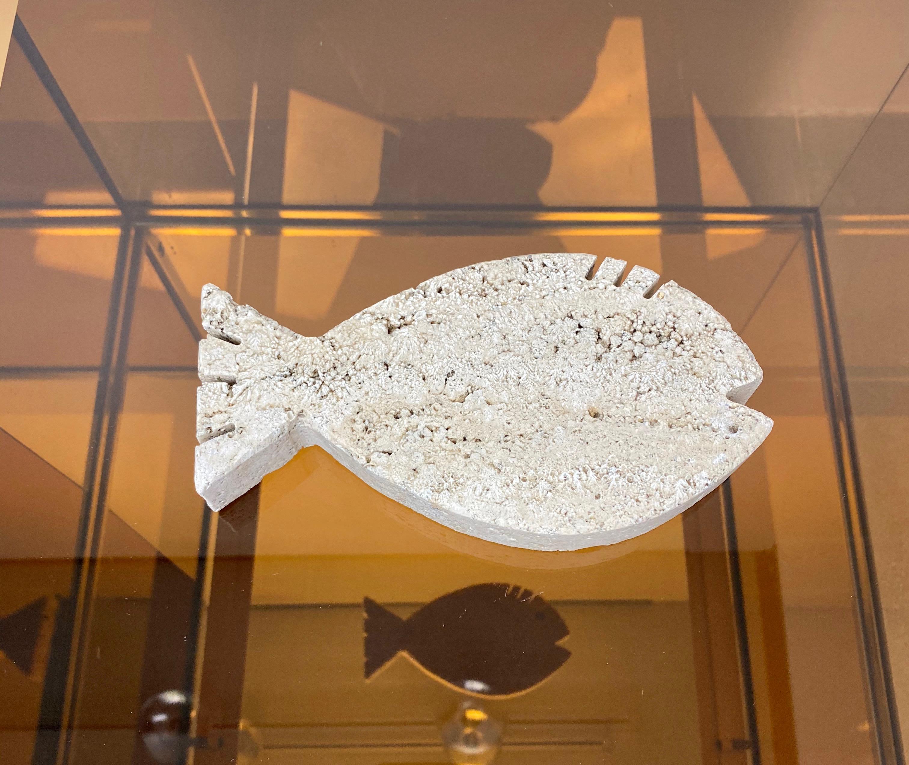 Travertine Marble Ashtray Fish Attributed to Fratelli Mannelli, Italy, 1970s For Sale 2