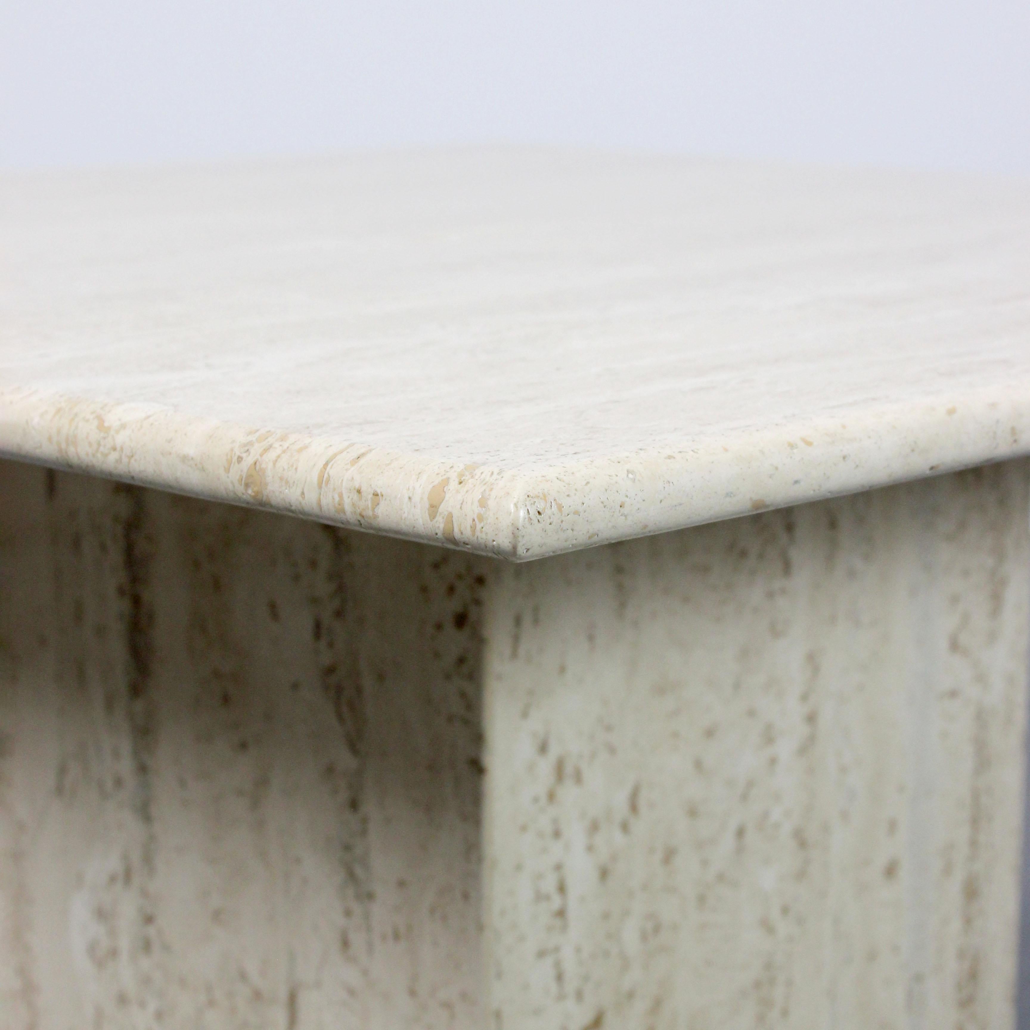 Travertine marble coffee table - Spain - c. 1980 In Good Condition For Sale In Madrid, España
