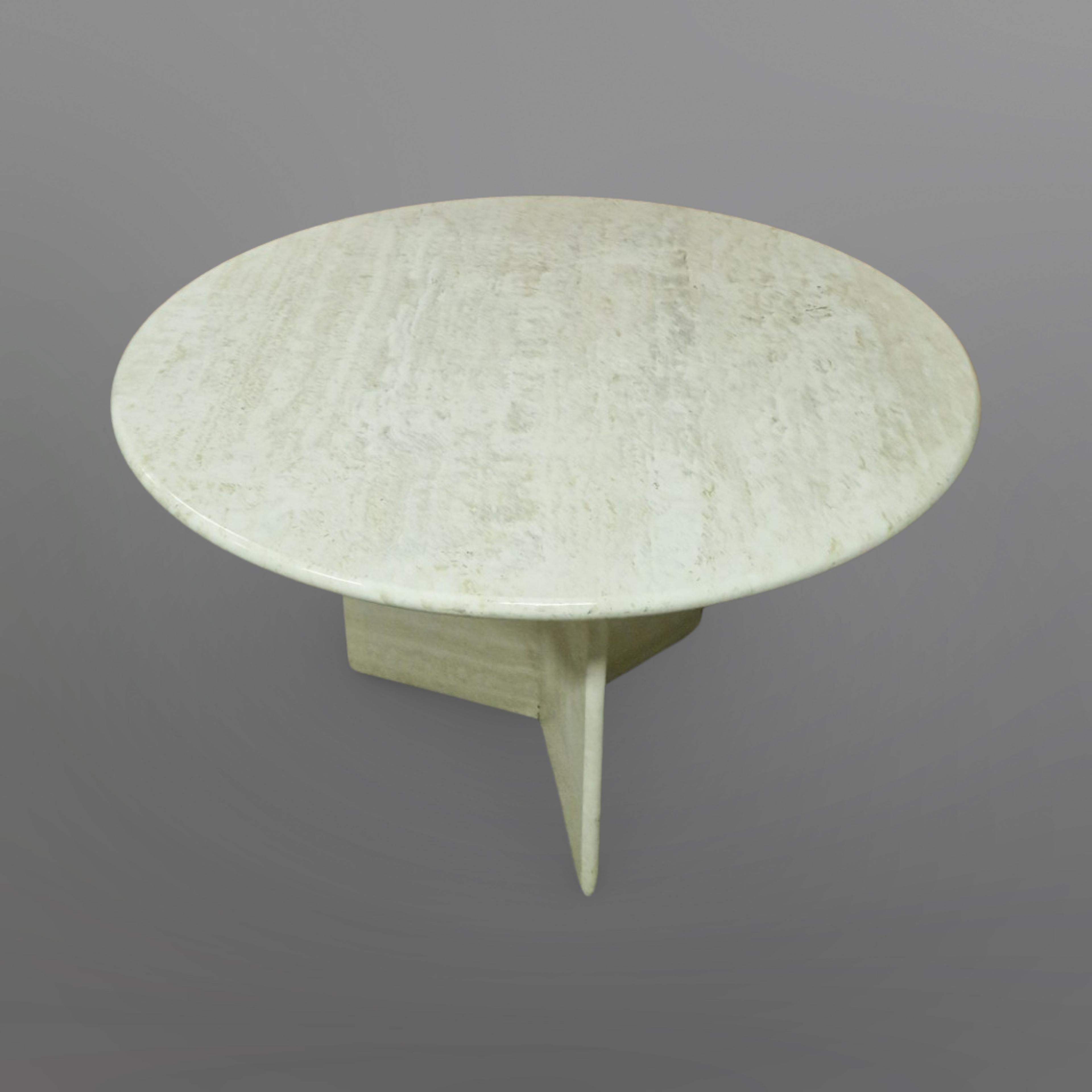 Travertine marble round coffee table, Italy 1970s In Good Condition In ECHT, NL
