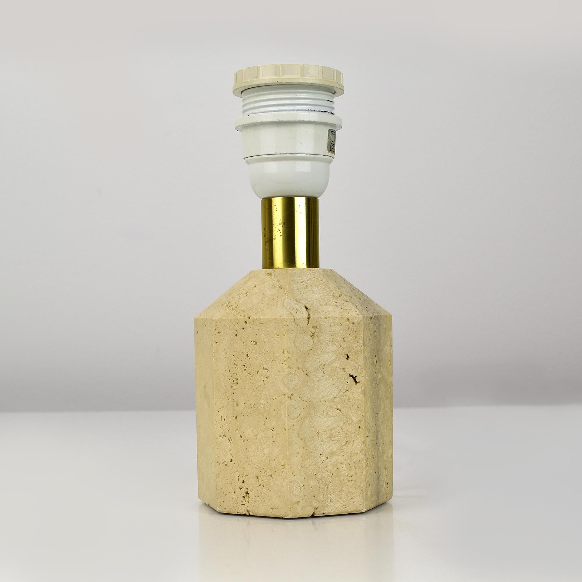 Mid-Century Modern Base de lampe de bureau en marbre travertin de Fratelli Mannelli, Italie, années 1960 en vente