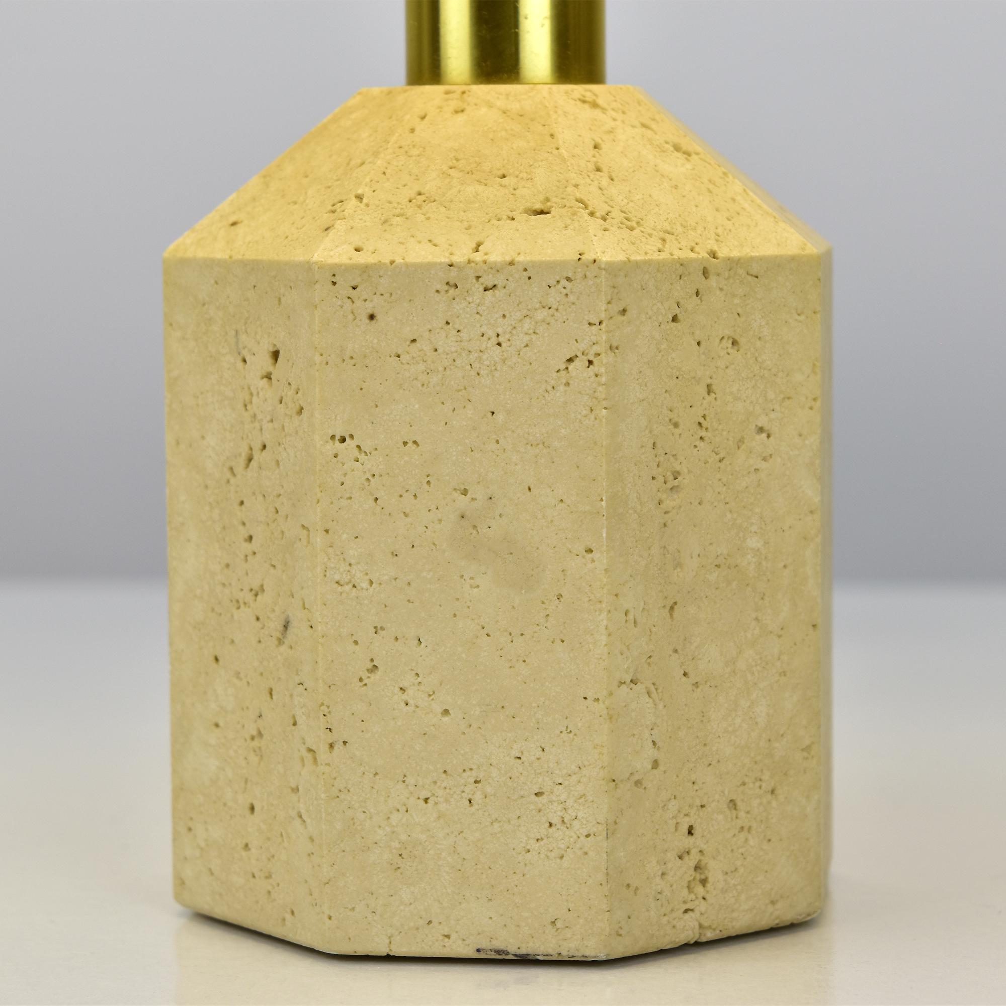 Base de lampe de bureau en marbre travertin de Fratelli Mannelli, Italie, années 1960 en vente 1