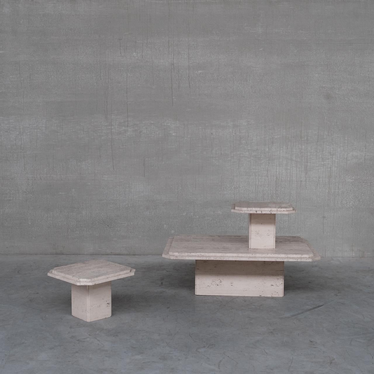 Ensemble table basse et table d'appoint en travertin du milieu du siècle en vente 5